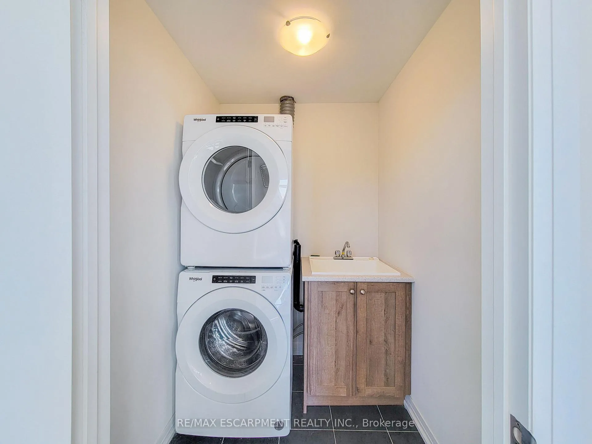 Photo 10 of 457 Provident Way, Hamilton, Mount Hope — HOMEH