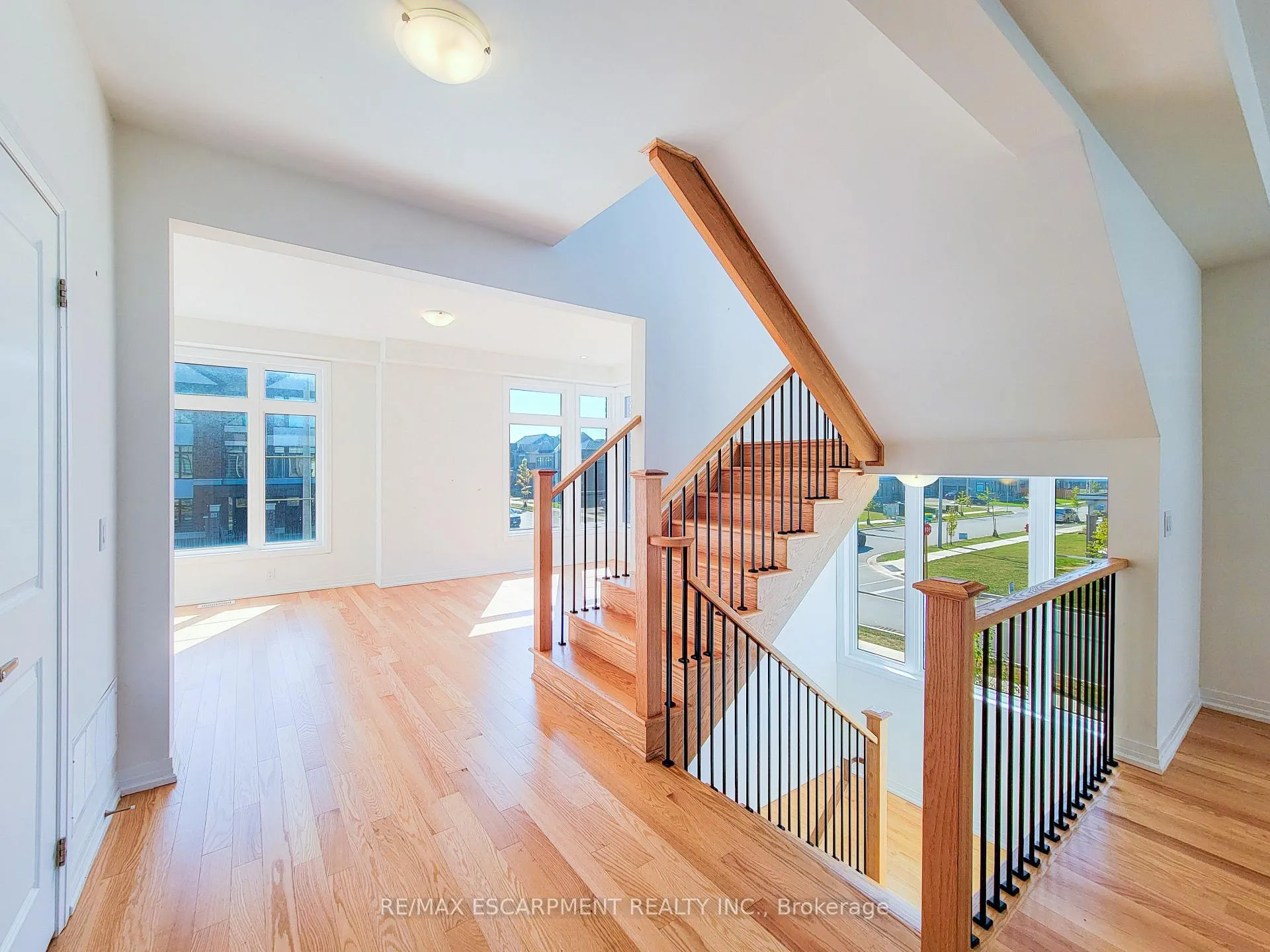 Photo 11 of 457 Provident Way, Hamilton, Mount Hope — HOMEH