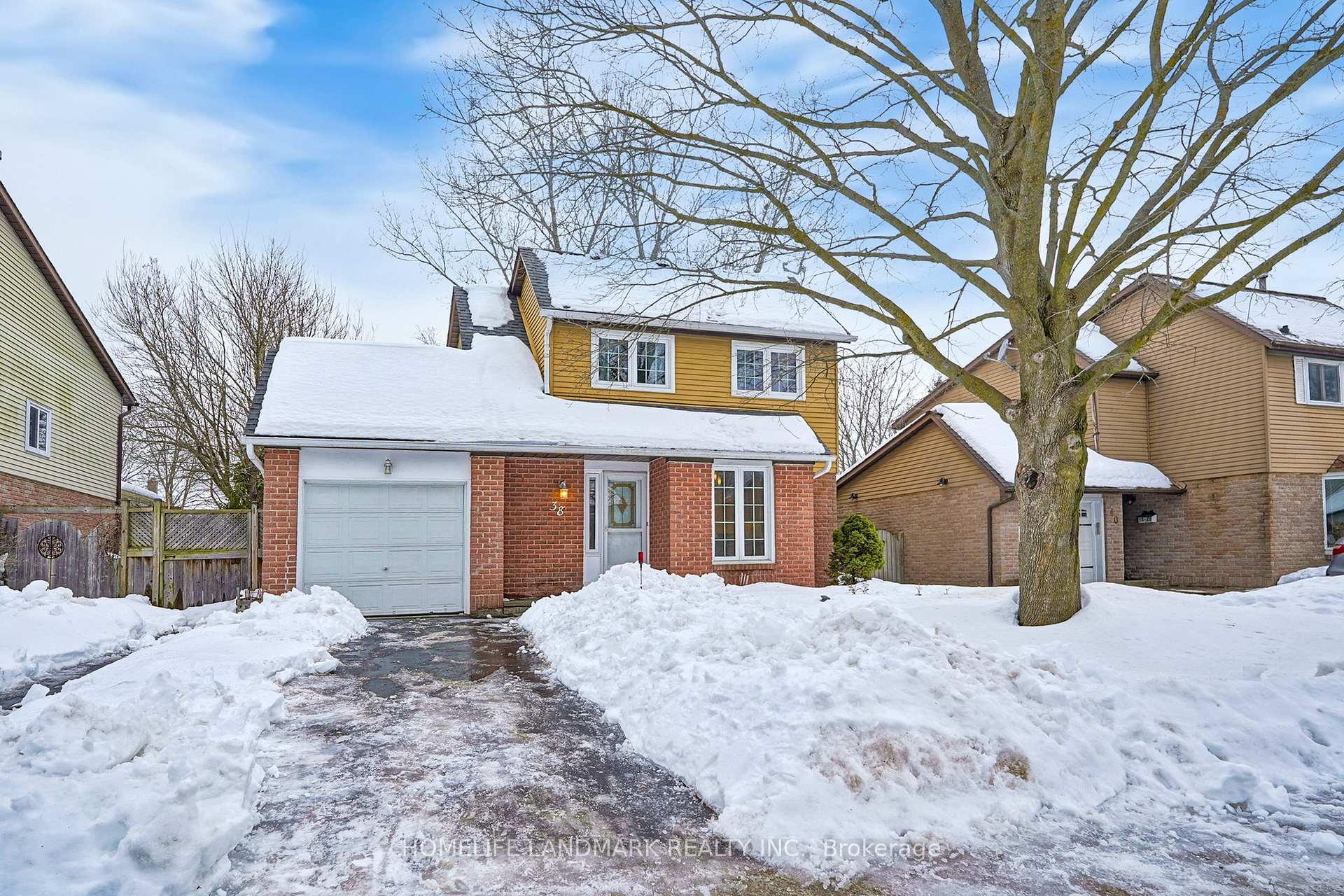 Photo 1 of 38 Corbett Crescent, Aurora, Aurora Highlands — HOMEH