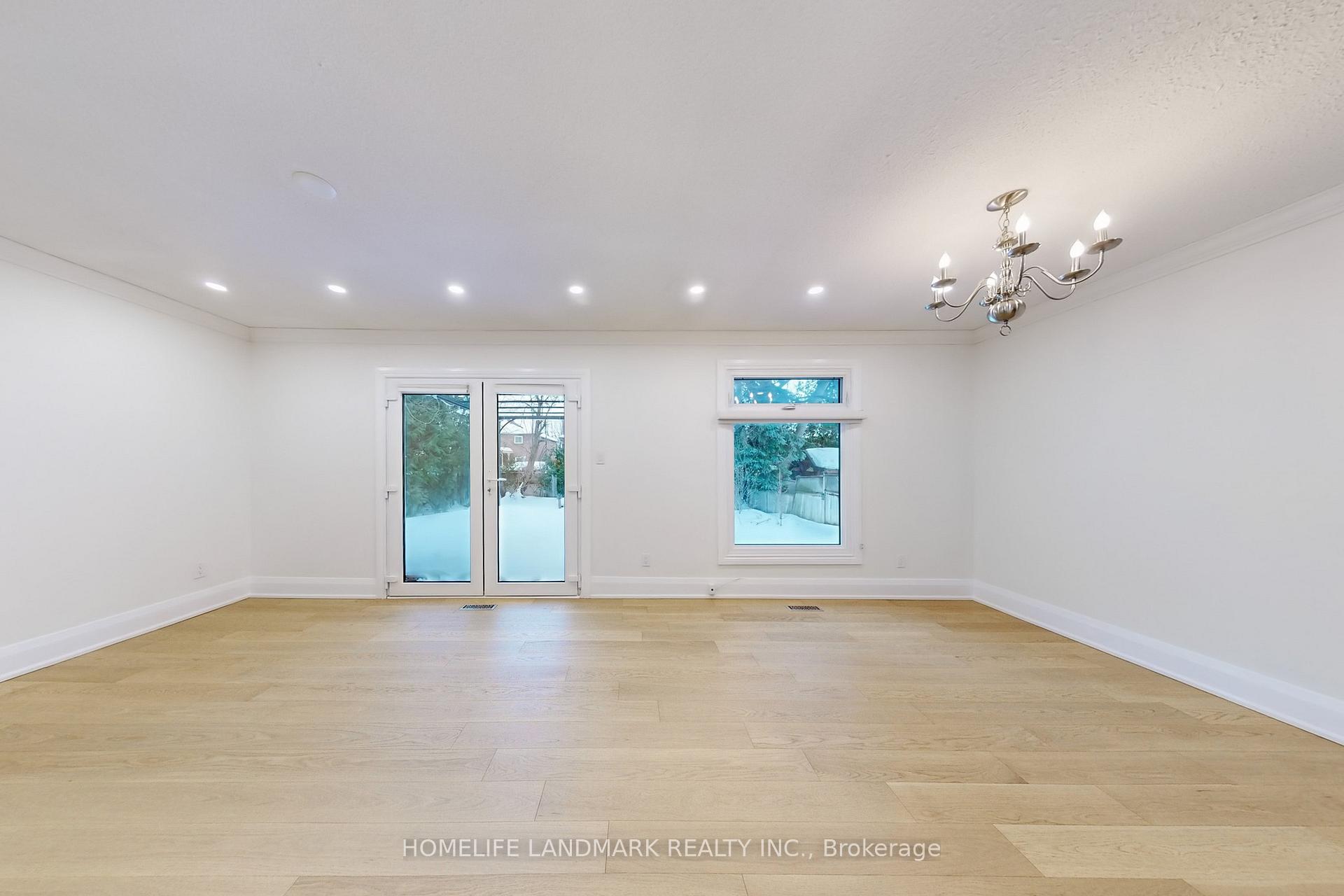 Photo 2 of 38 Corbett Crescent, Aurora, Aurora Highlands — HOMEH
