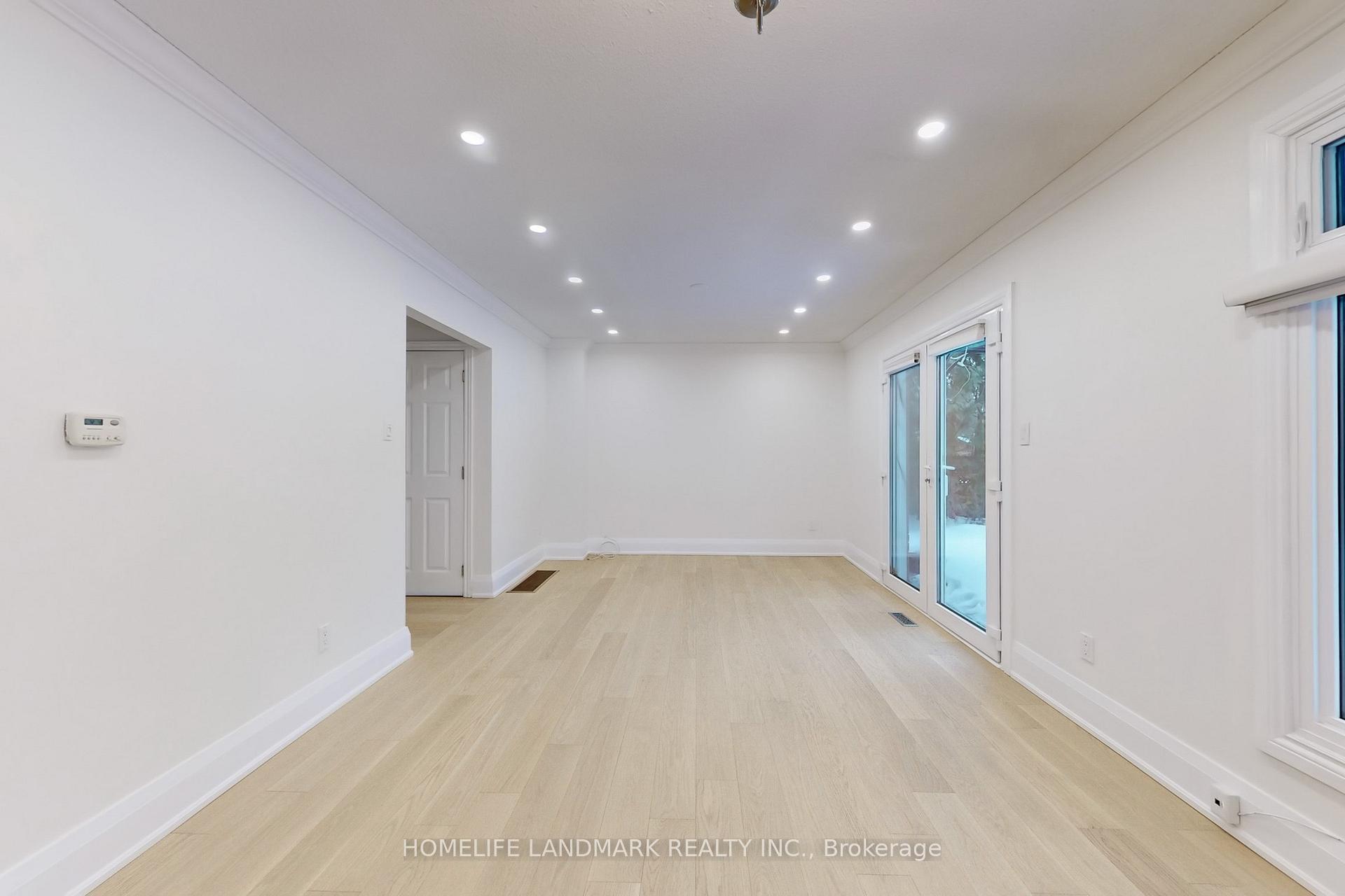 Photo 4 of 38 Corbett Crescent, Aurora, Aurora Highlands — HOMEH