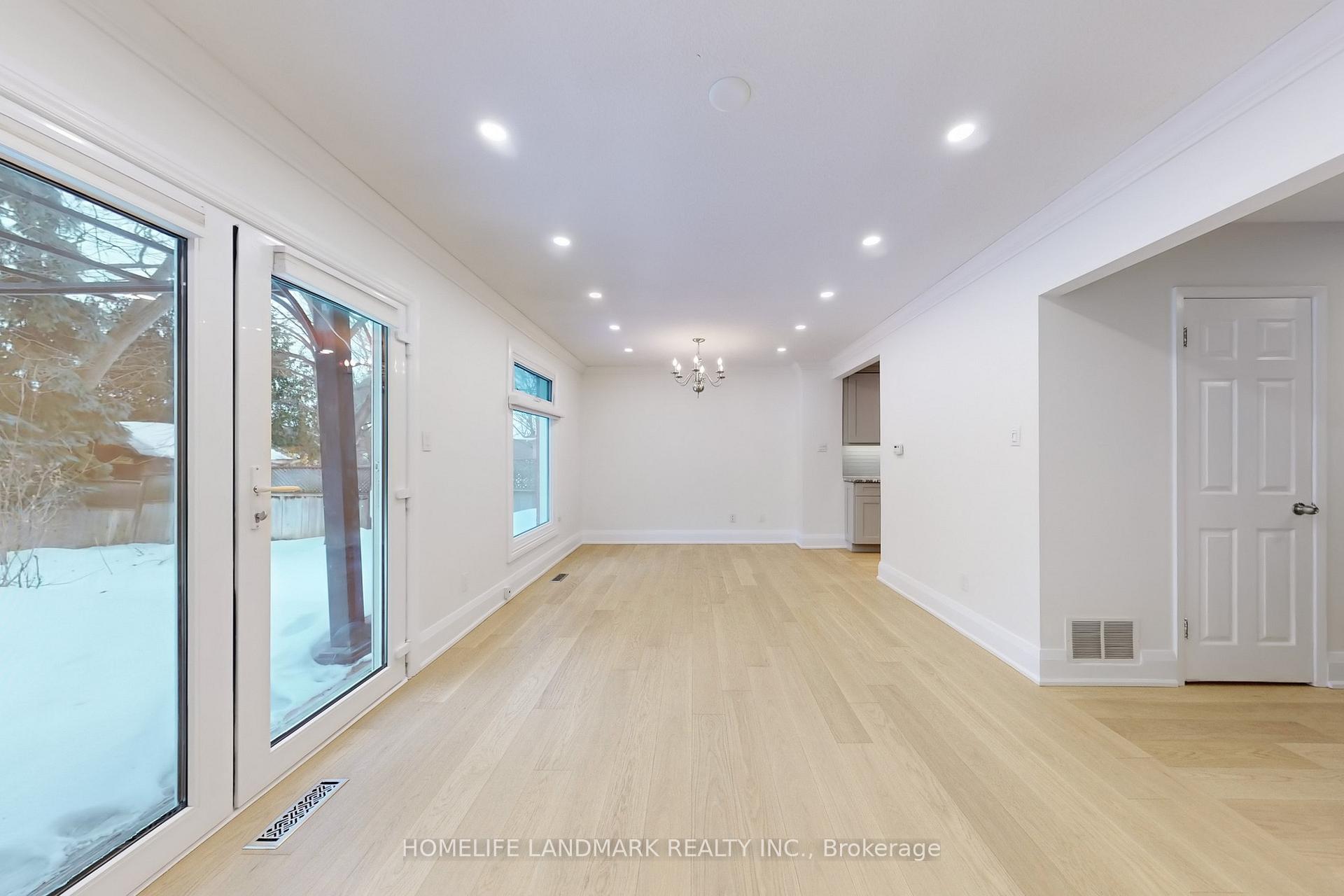 Photo 6 of 38 Corbett Crescent, Aurora, Aurora Highlands — HOMEH