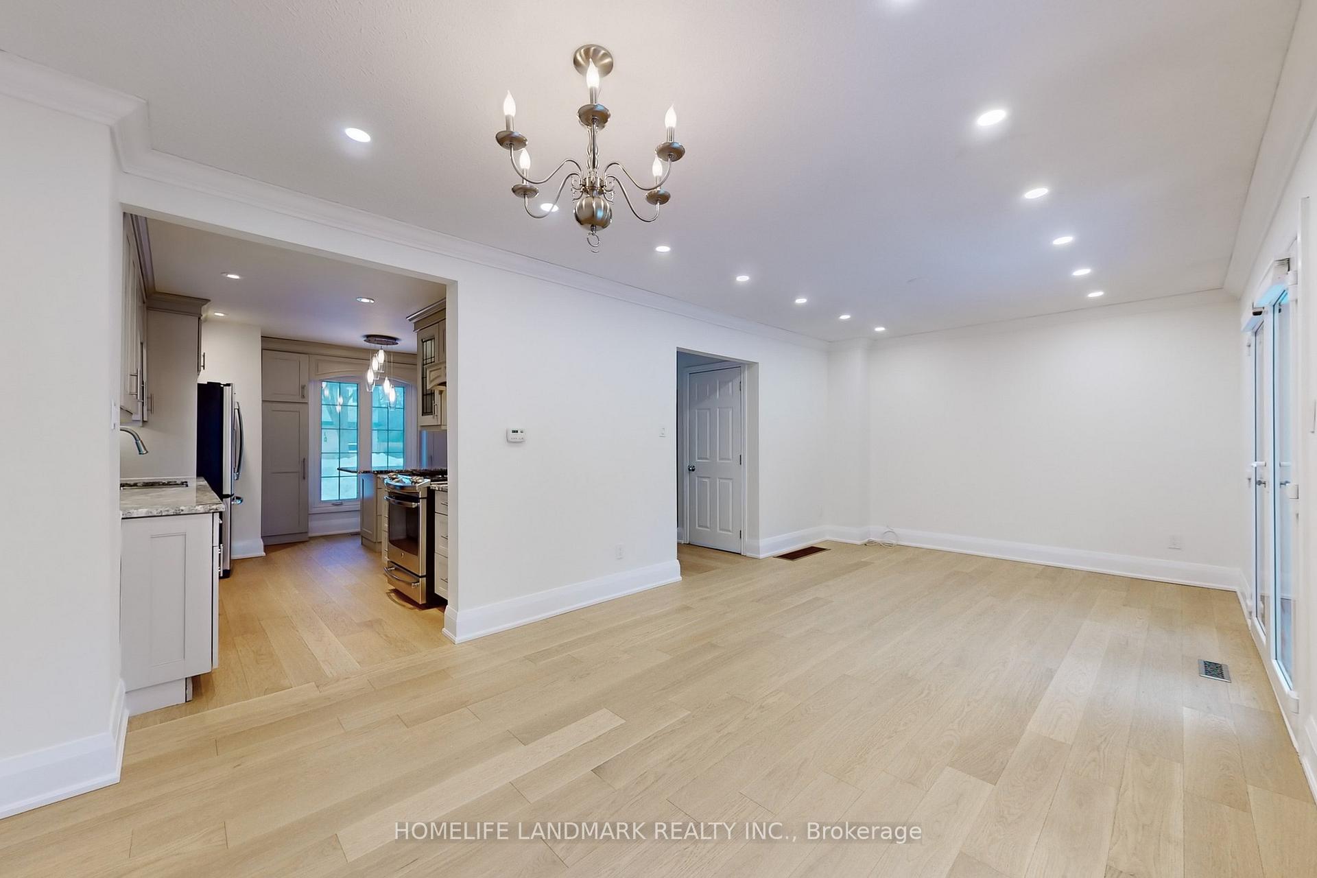 Photo 5 of 38 Corbett Crescent, Aurora, Aurora Highlands — HOMEH