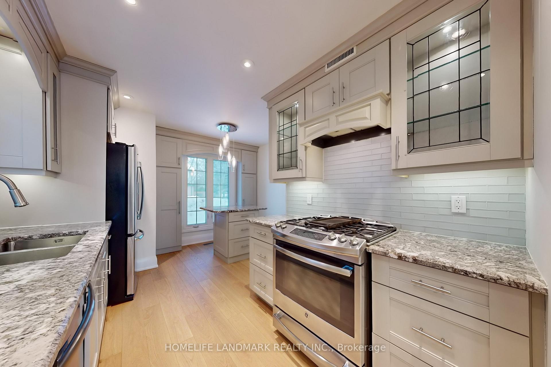 Photo 9 of 38 Corbett Crescent, Aurora, Aurora Highlands — HOMEH