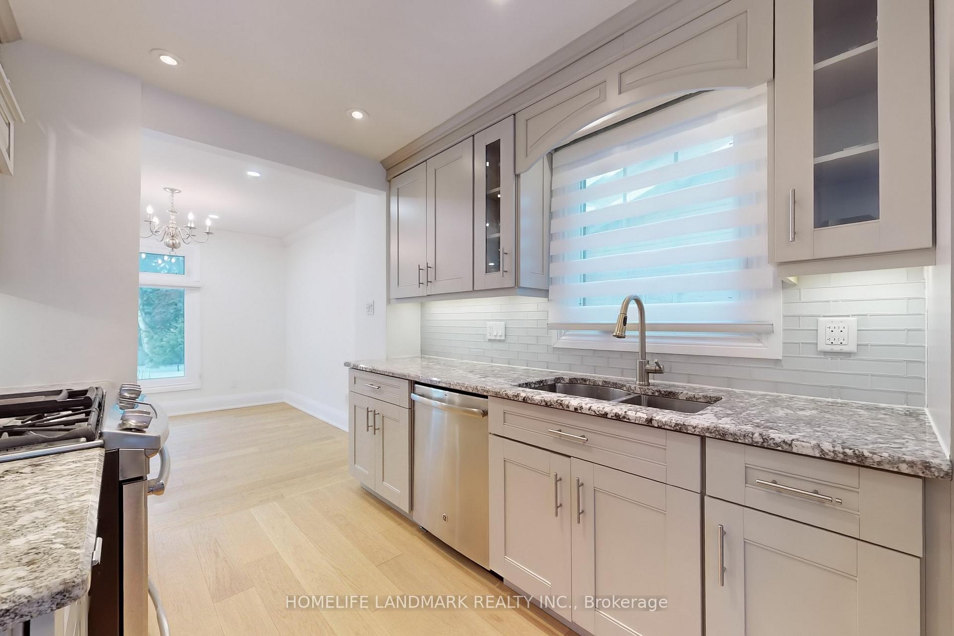 Photo 12 of 38 Corbett Crescent, Aurora, Aurora Highlands — HOMEH