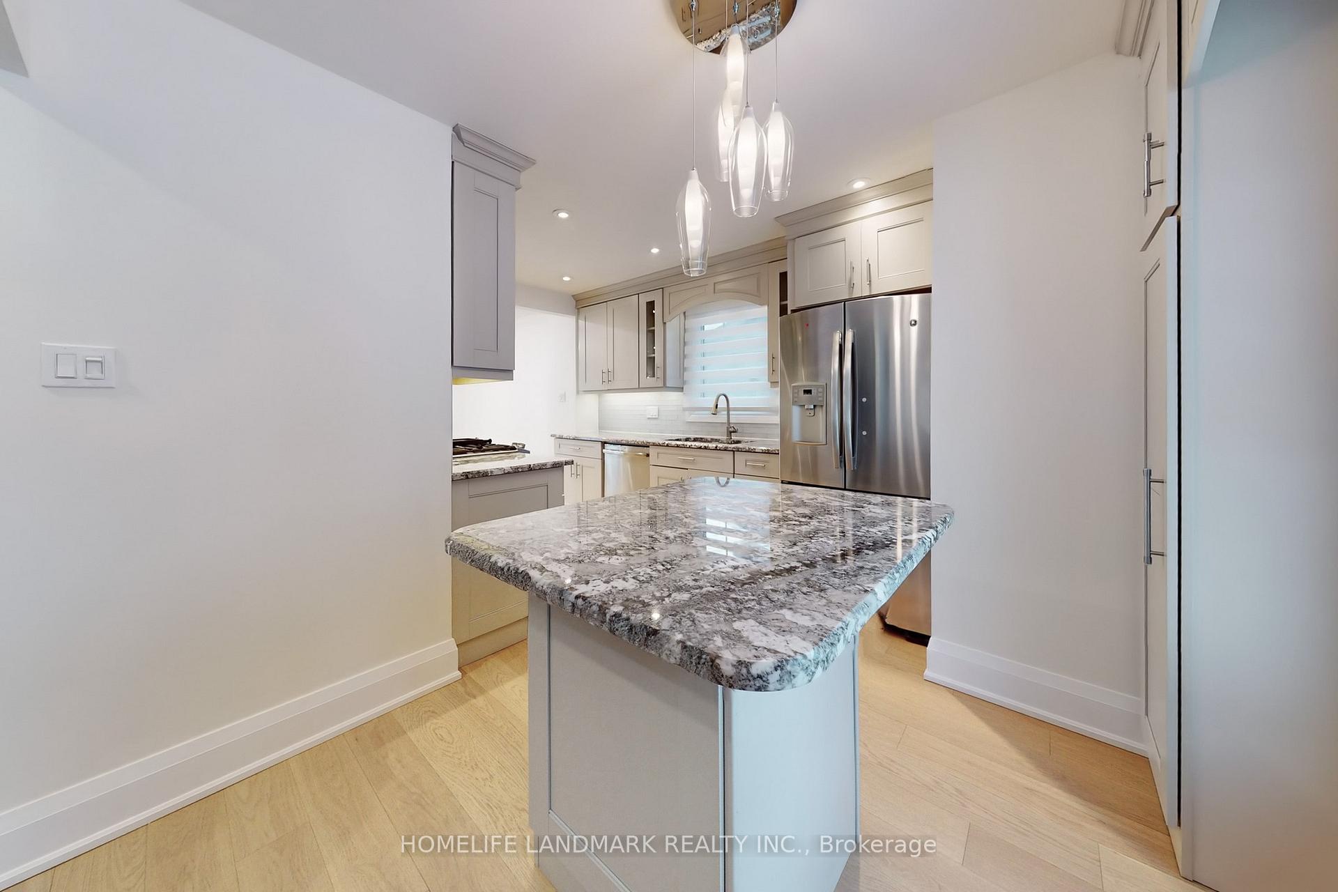 Photo 11 of 38 Corbett Crescent, Aurora, Aurora Highlands — HOMEH