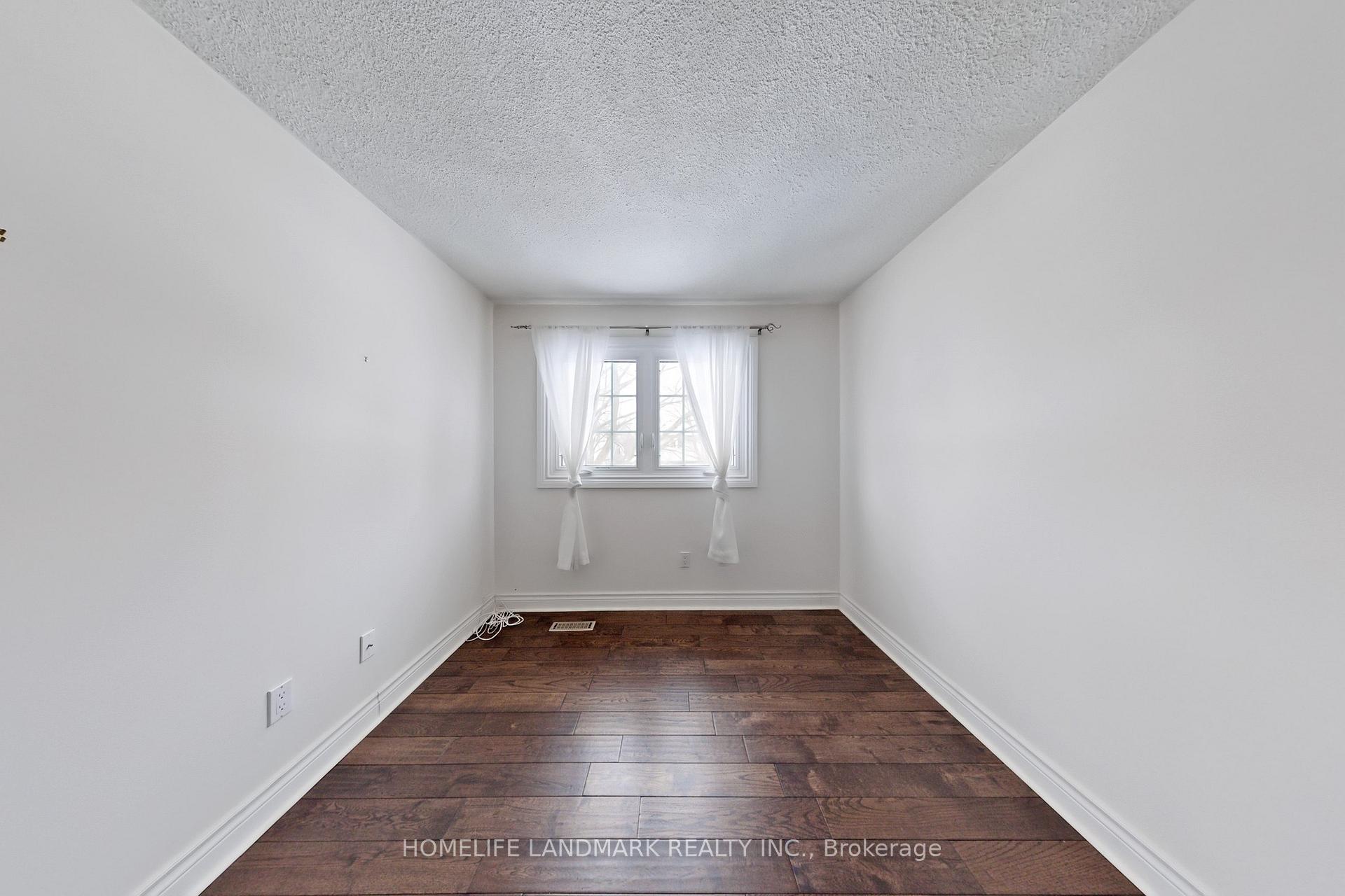 Photo 22 of 38 Corbett Crescent, Aurora, Aurora Highlands — HOMEH