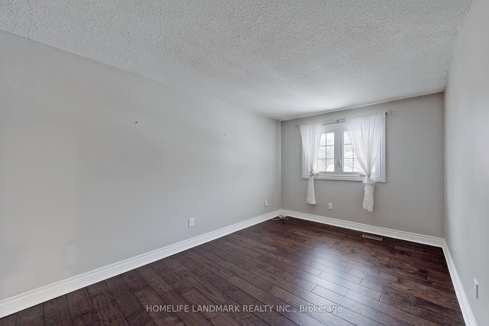 Photo 30 of 38 Corbett Crescent, Aurora, Aurora Highlands — HOMEH