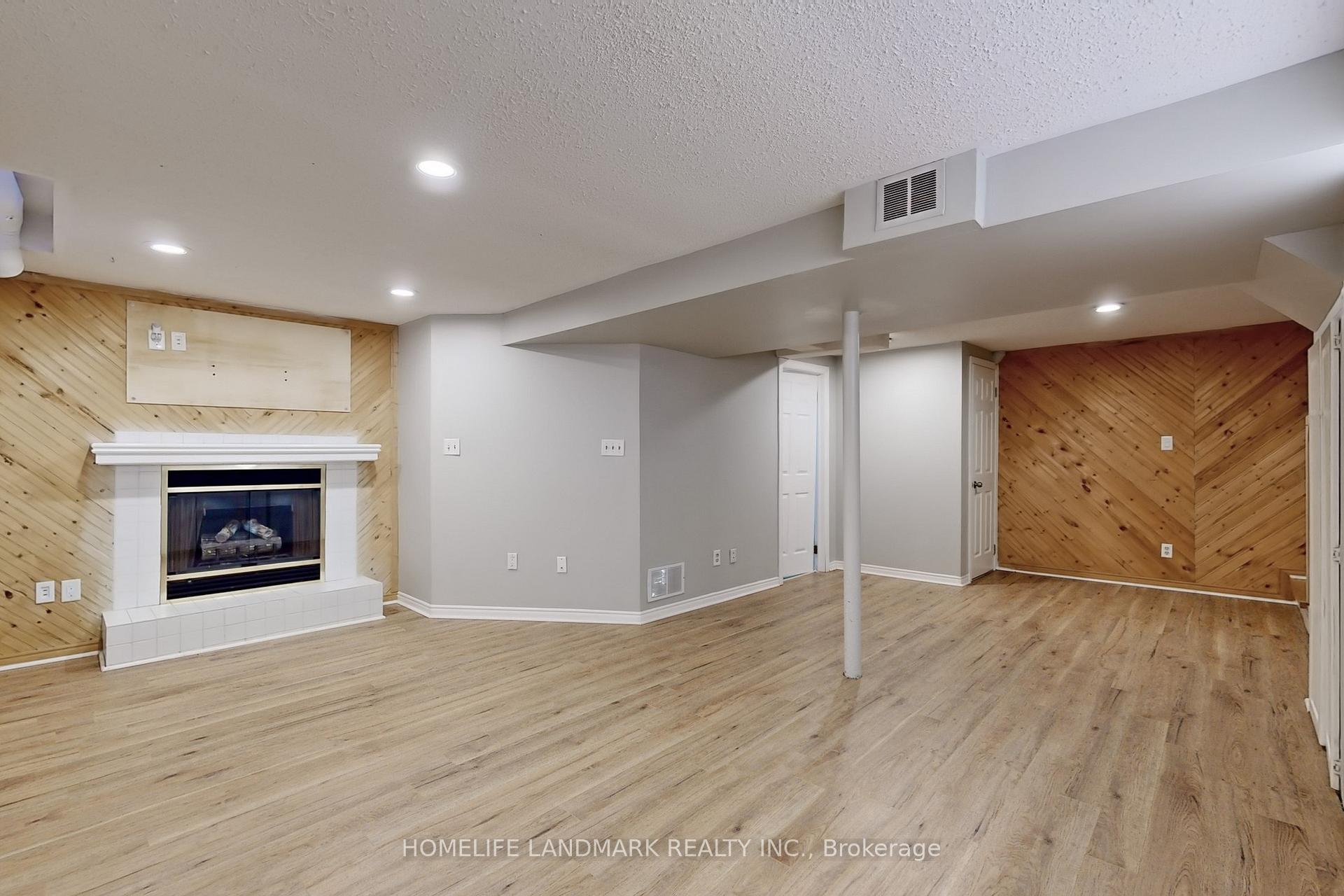 Photo 32 of 38 Corbett Crescent, Aurora, Aurora Highlands — HOMEH