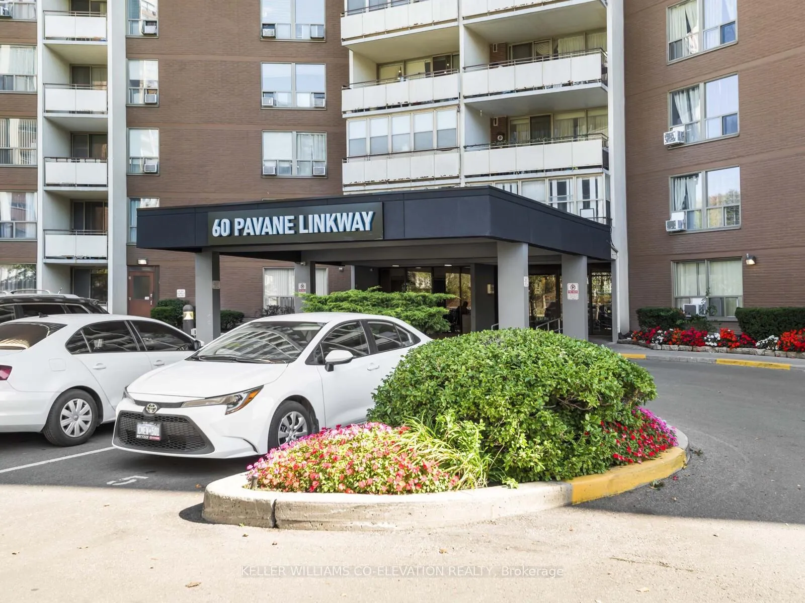 Photo 2 of Unit 2012, 60 Pavane Linkway, Toronto, Flemingdon Park — HOMEH