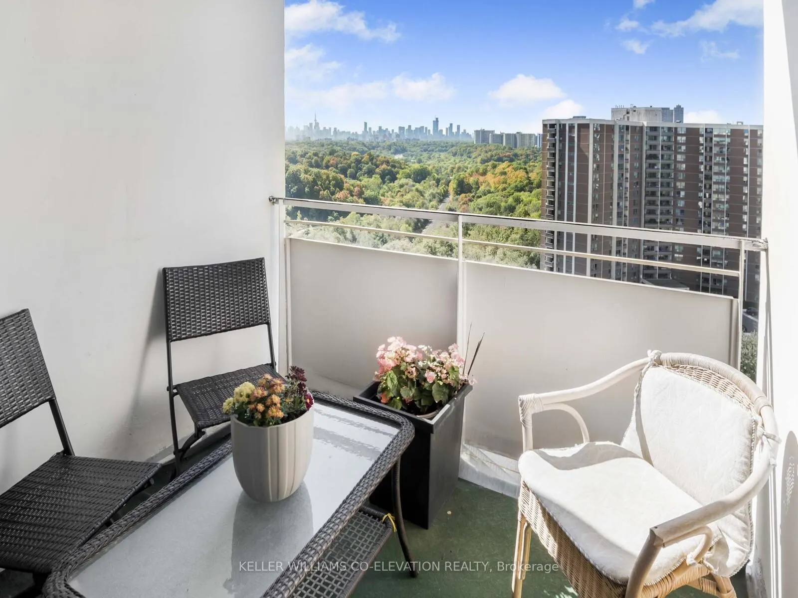 Photo 12 of Unit 2012, 60 Pavane Linkway, Toronto, Flemingdon Park — HOMEH