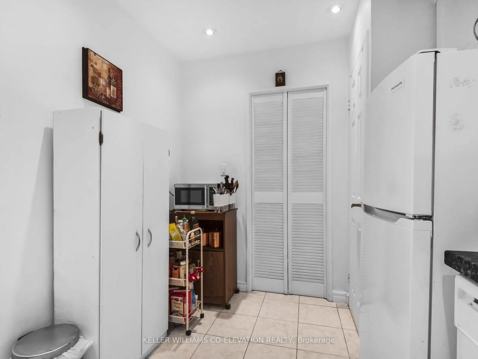Photo 14 of Unit 2012, 60 Pavane Linkway, Toronto, Flemingdon Park — HOMEH