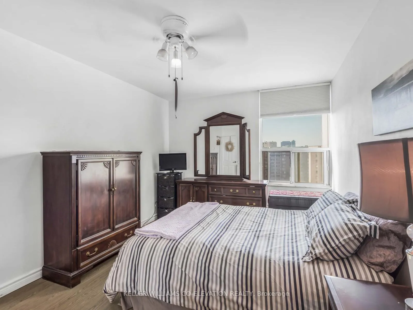 Photo 17 of Unit 2012, 60 Pavane Linkway, Toronto, Flemingdon Park — HOMEH