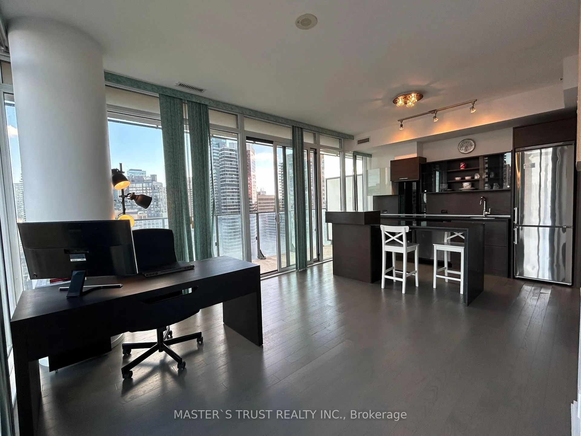 Photo 4 of Unit 1702, 75 St Nicholas Street, Toronto, Bay Street Corridor — HOMEH