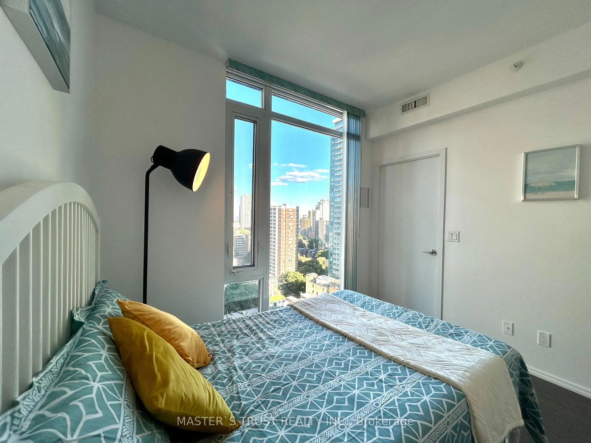 Photo 12 of Unit 1702, 75 St Nicholas Street, Toronto, Bay Street Corridor — HOMEH