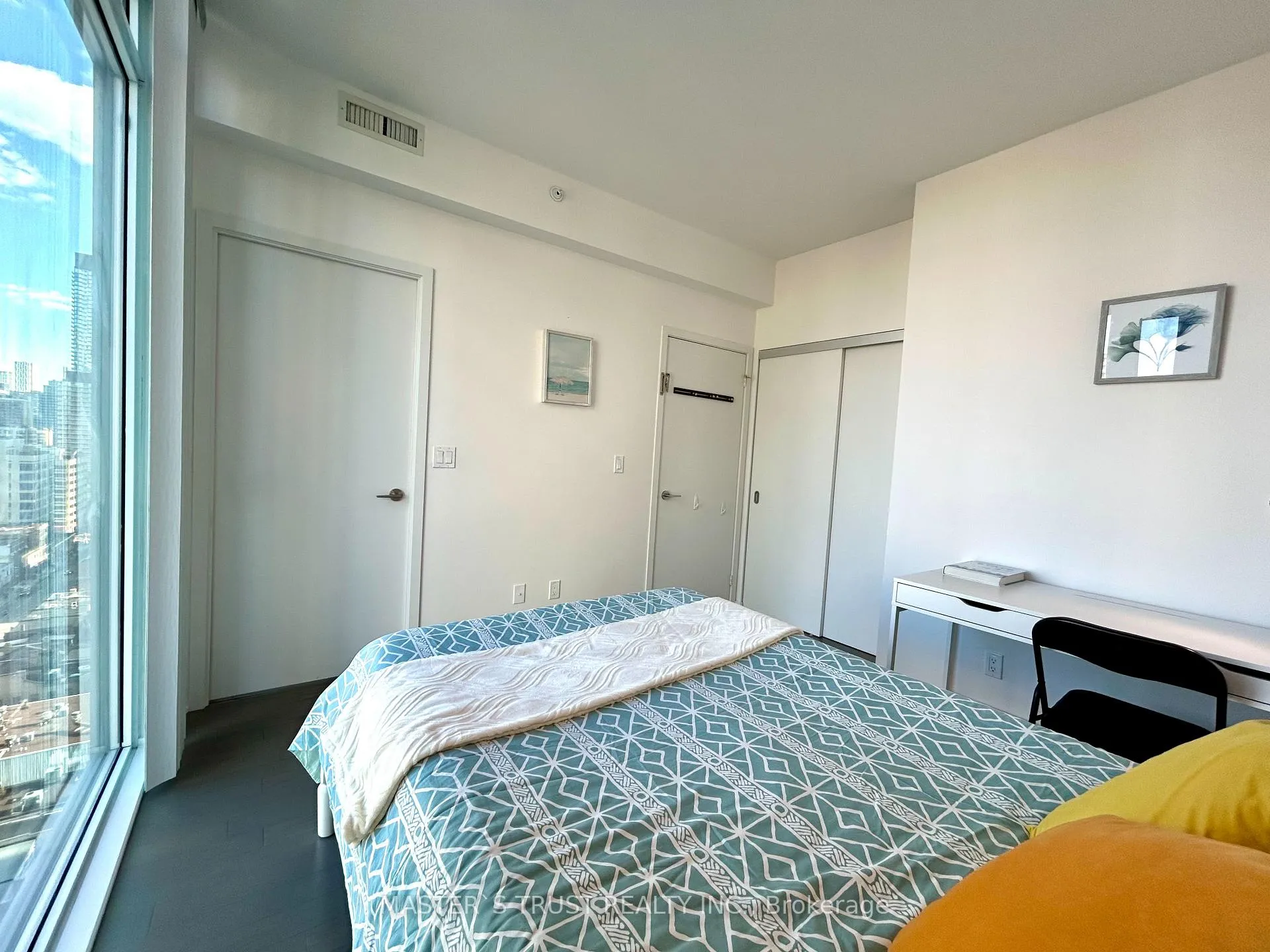 Photo 13 of Unit 1702, 75 St Nicholas Street, Toronto, Bay Street Corridor — HOMEH