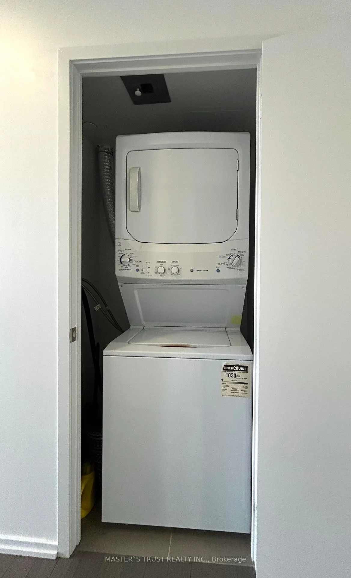 Photo 19 of Unit 1702, 75 St Nicholas Street, Toronto, Bay Street Corridor — HOMEH