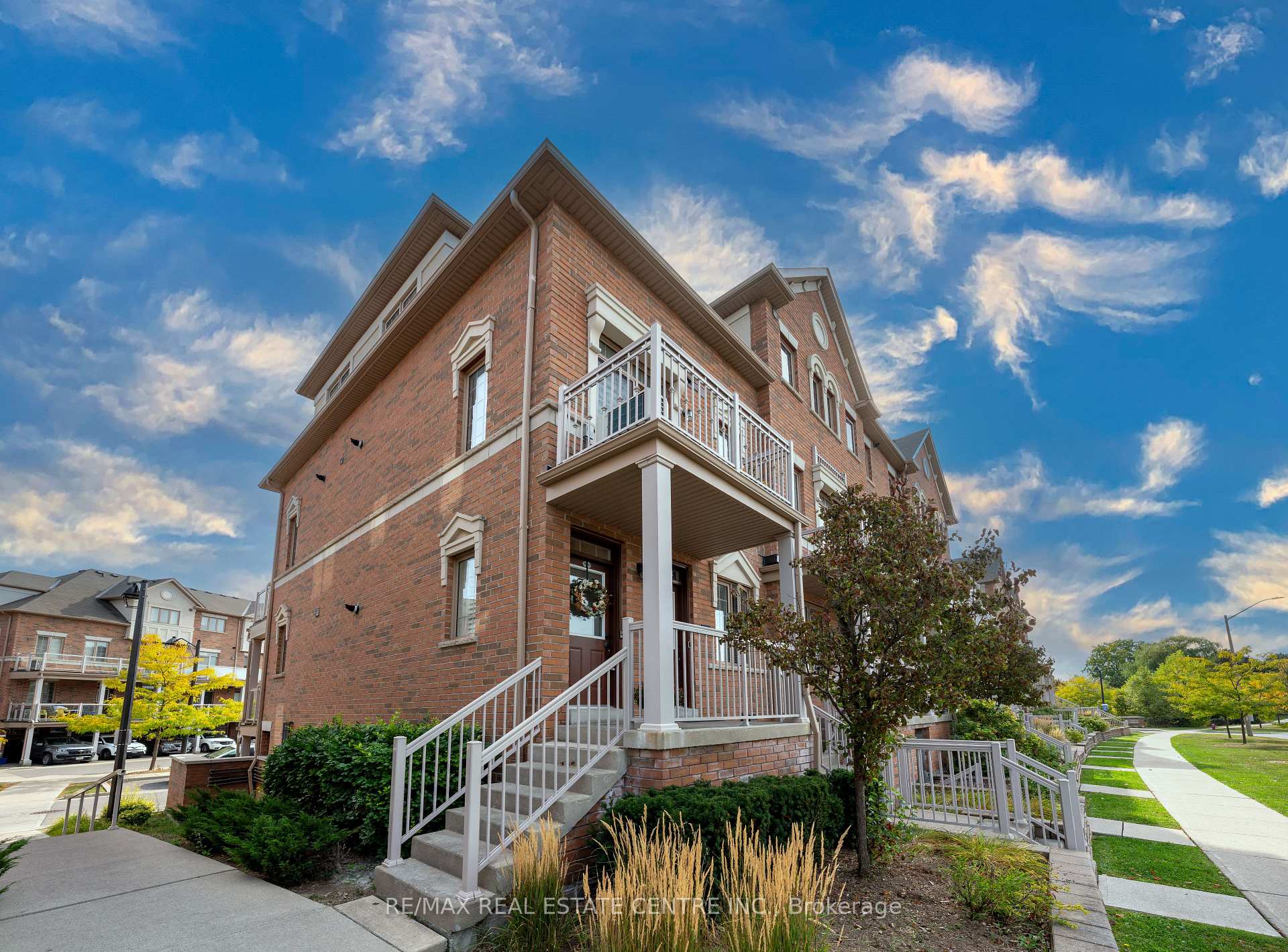 Front of Unit 18, 180 Howden Boulevard