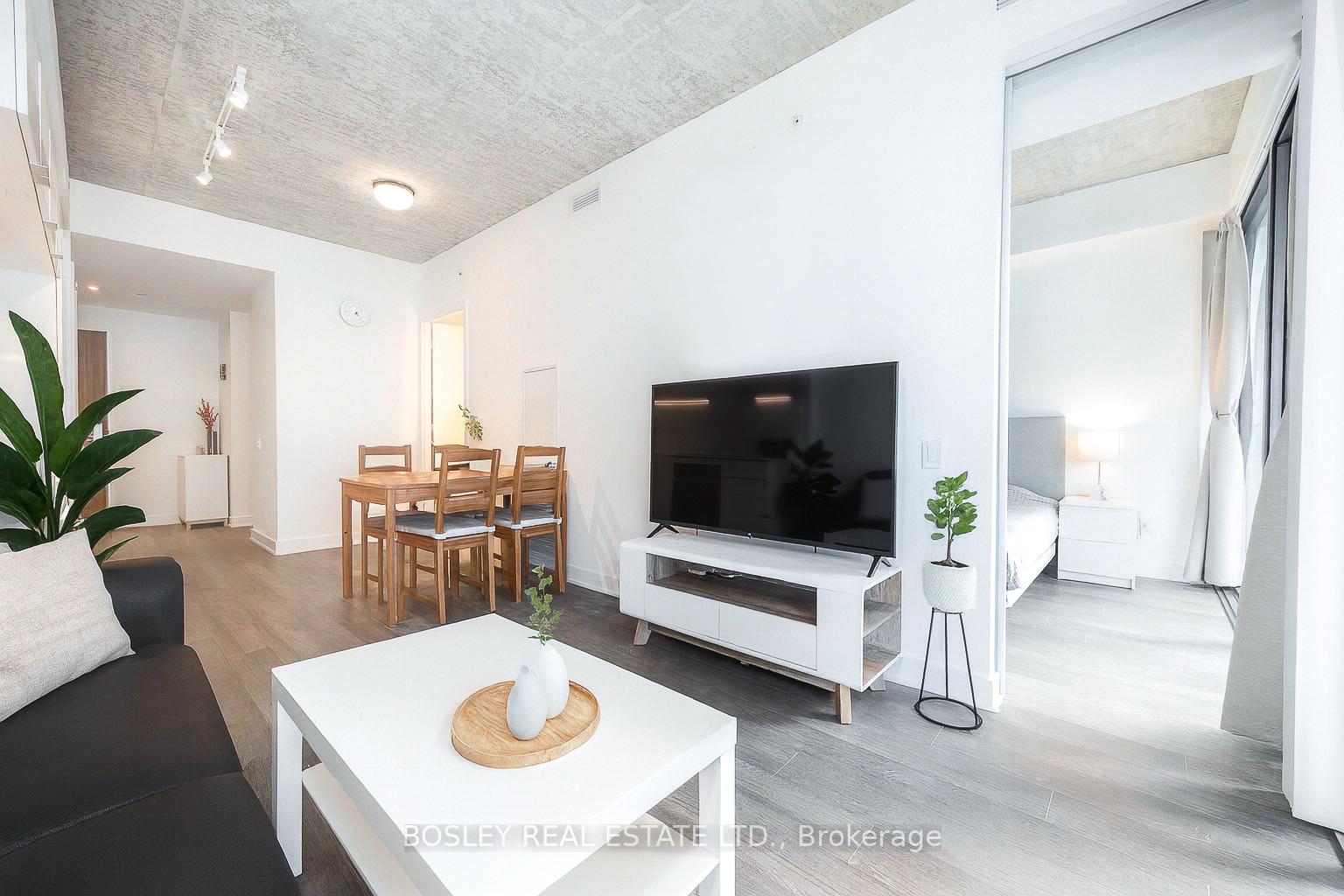 Photo 4 of Unit 2112, 185 Roehampton Avenue, Toronto, Mount Pleasant West — HOMEH