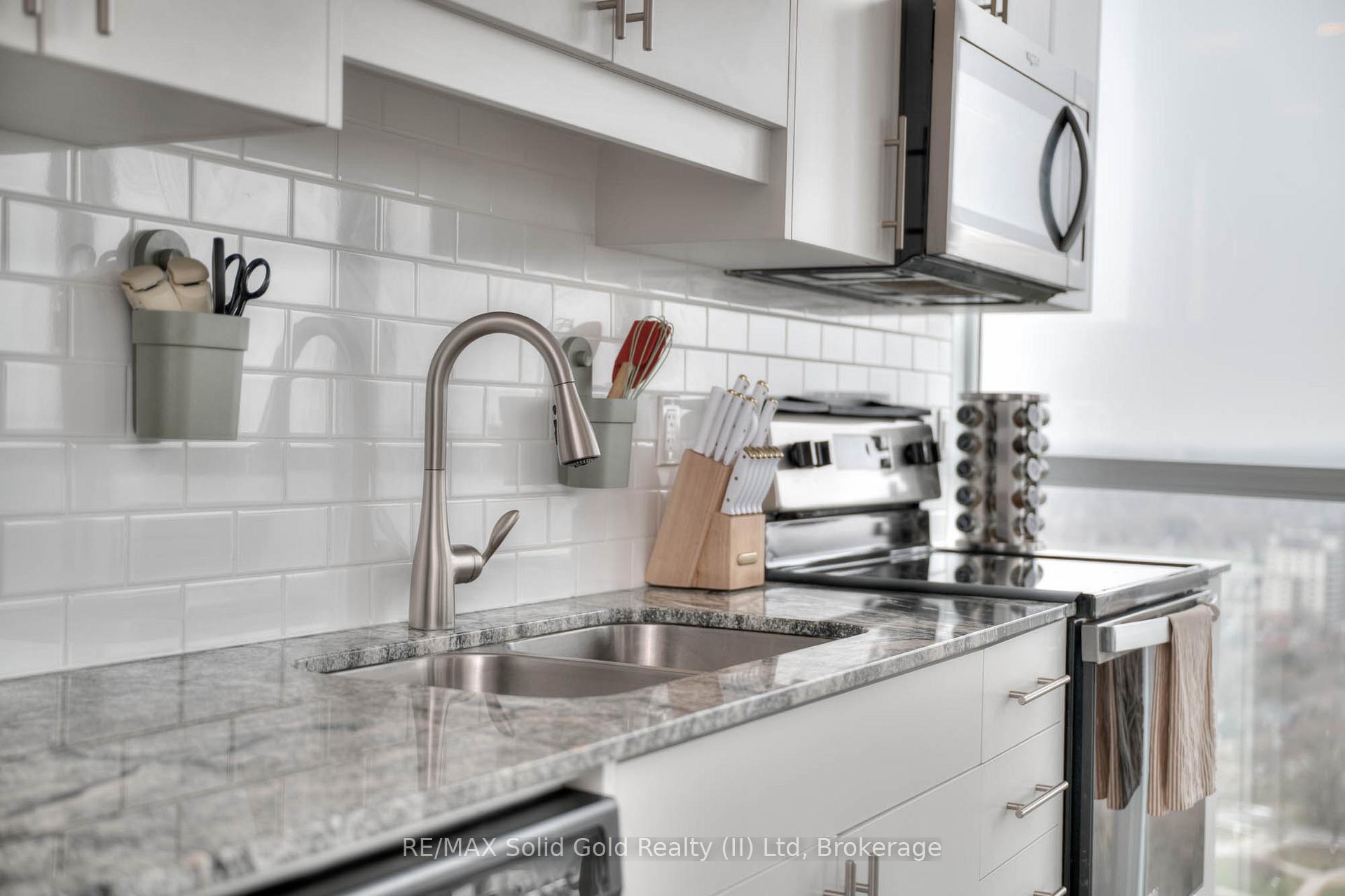 Photo 13 of Unit 2608, 60 Charles Street W, Kitchener, City Commercial Core — HOMEH