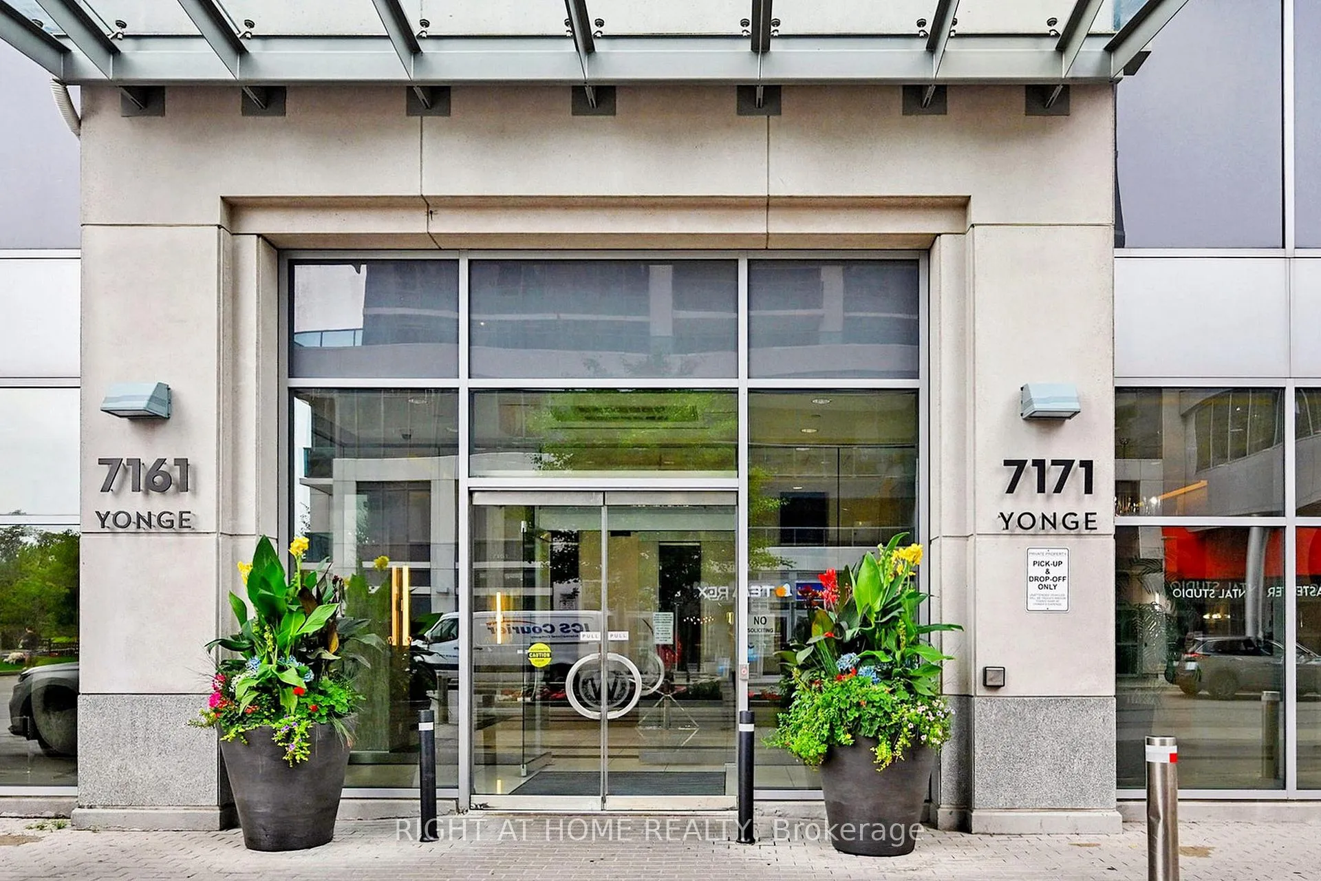 Front of Unit 1127, 7161 Yonge Street