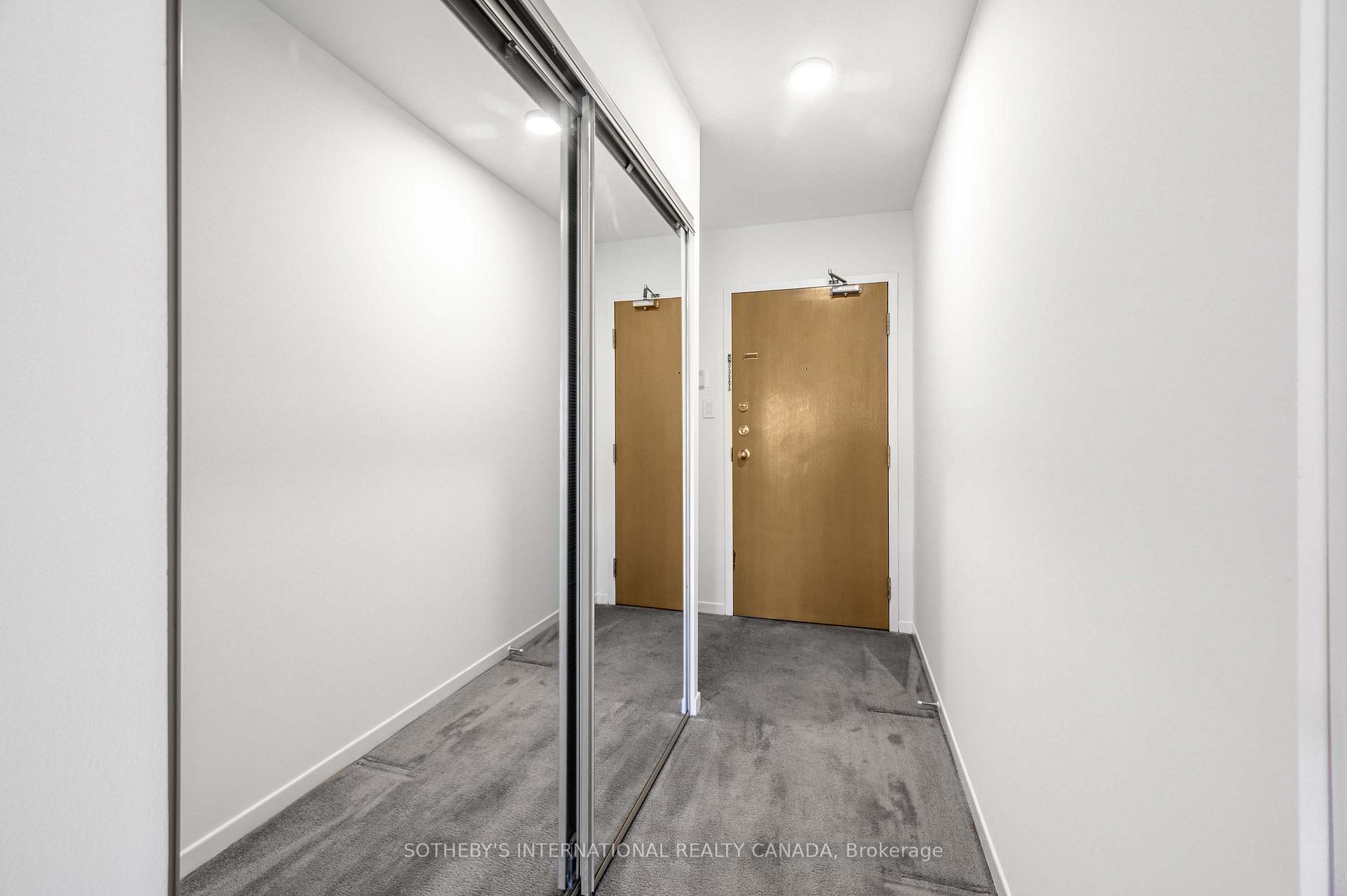 Photo 2 of Unit 716, 1001 Bay Street, Toronto, Bay Street Corridor — HOMEH