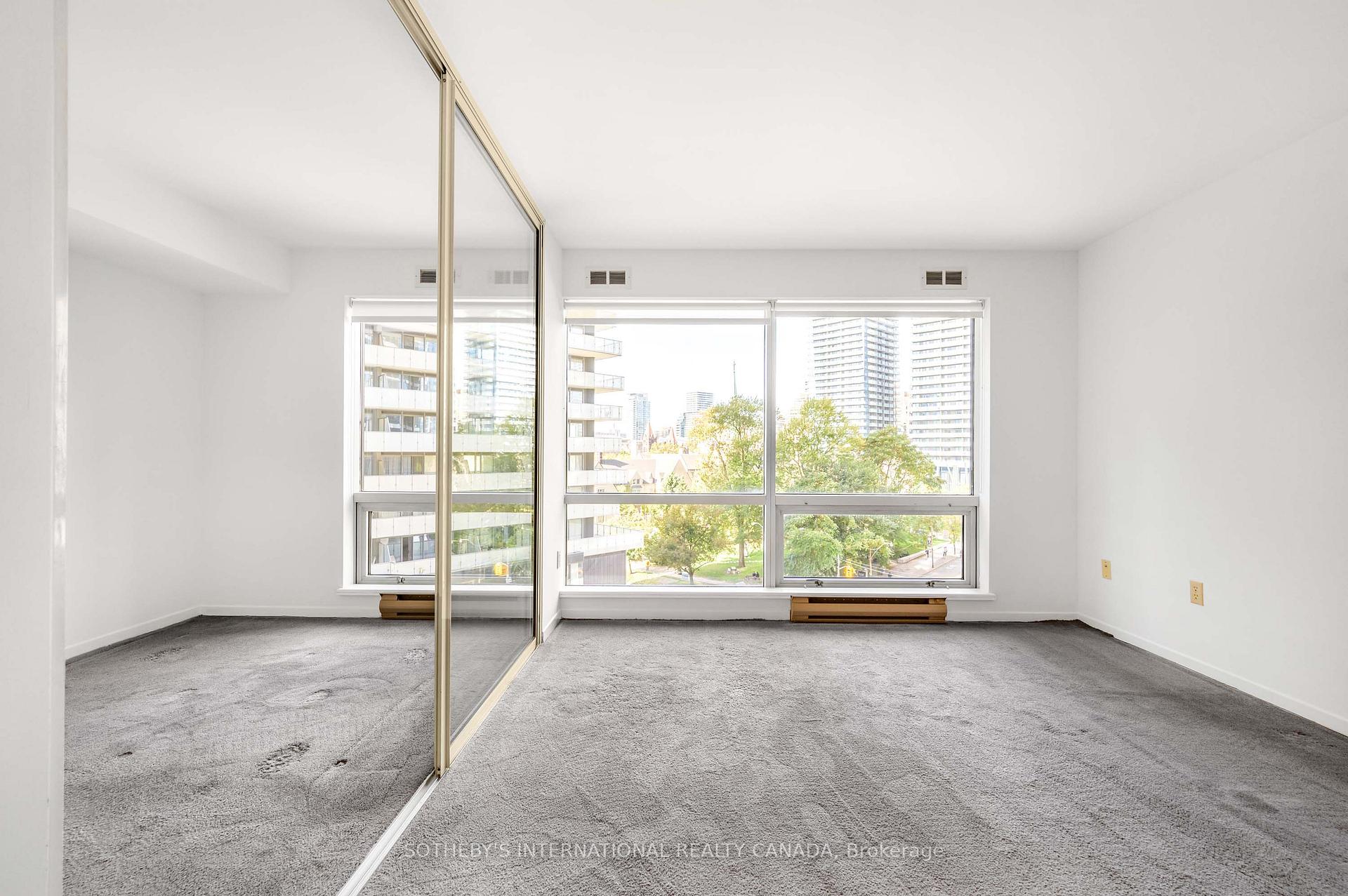 Photo 4 of Unit 716, 1001 Bay Street, Toronto, Bay Street Corridor — HOMEH