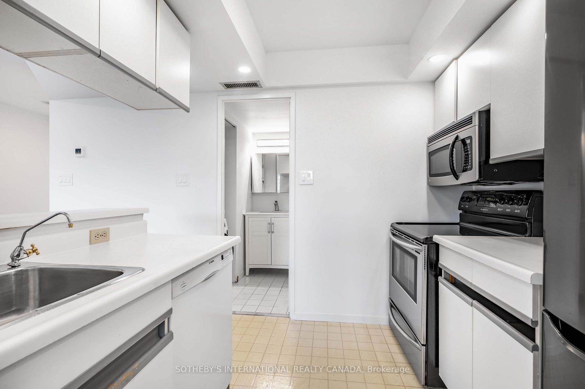 Photo 14 of Unit 716, 1001 Bay Street, Toronto, Bay Street Corridor — HOMEH