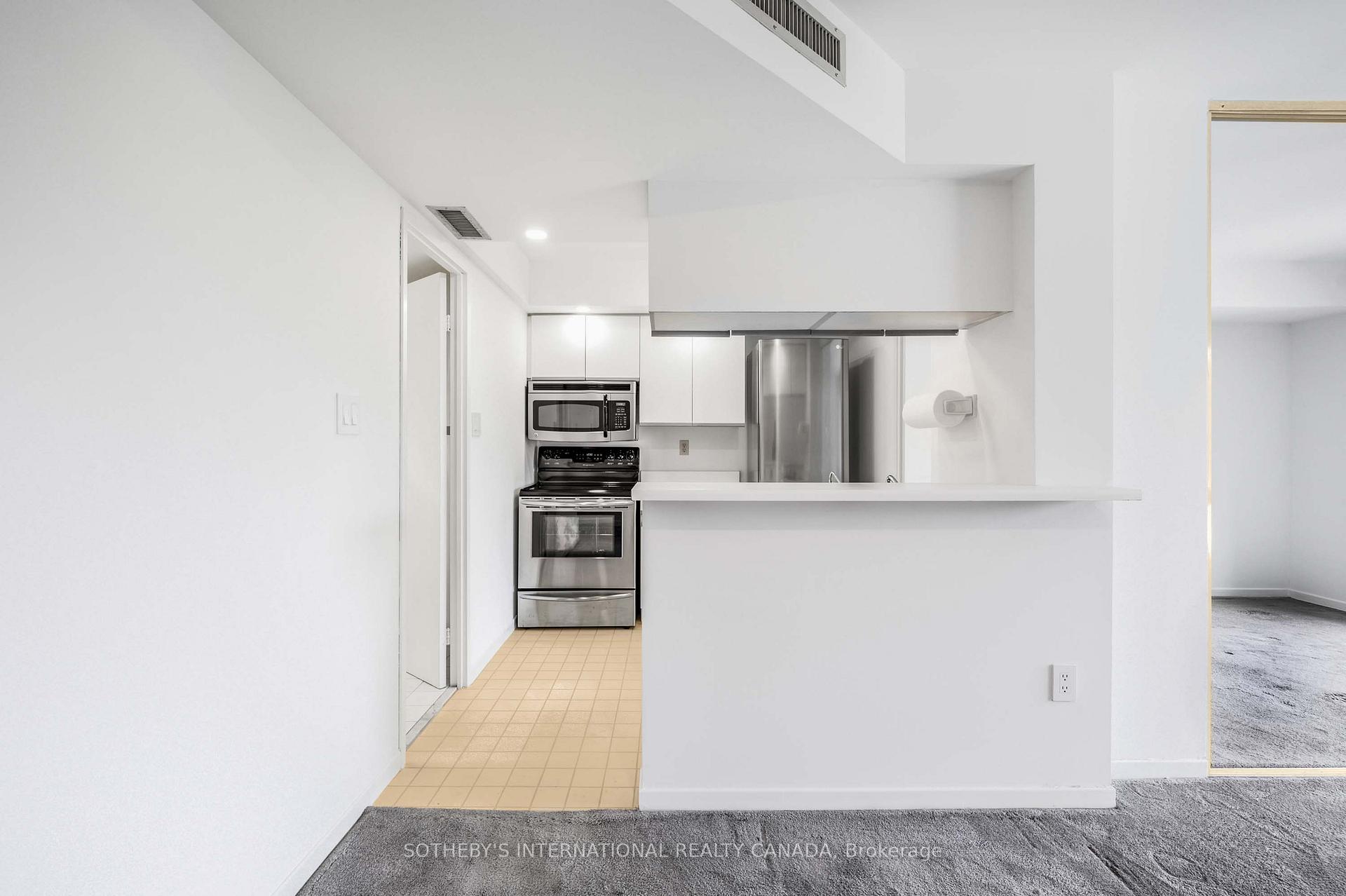 Photo 17 of Unit 716, 1001 Bay Street, Toronto, Bay Street Corridor — HOMEH