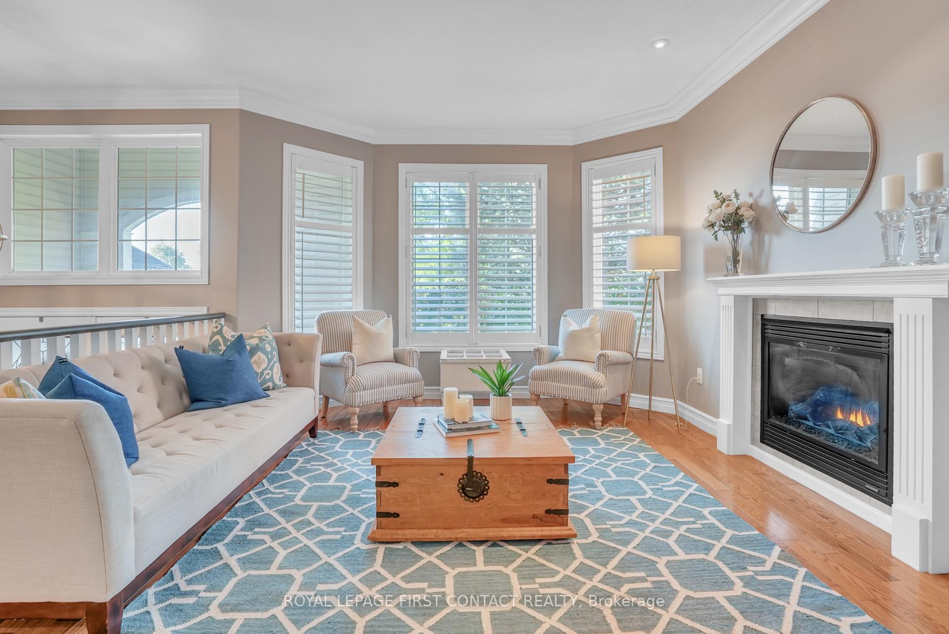 Photo 4 of 28 Windsor Crescent, Barrie, Innis-Shore — HOMEH