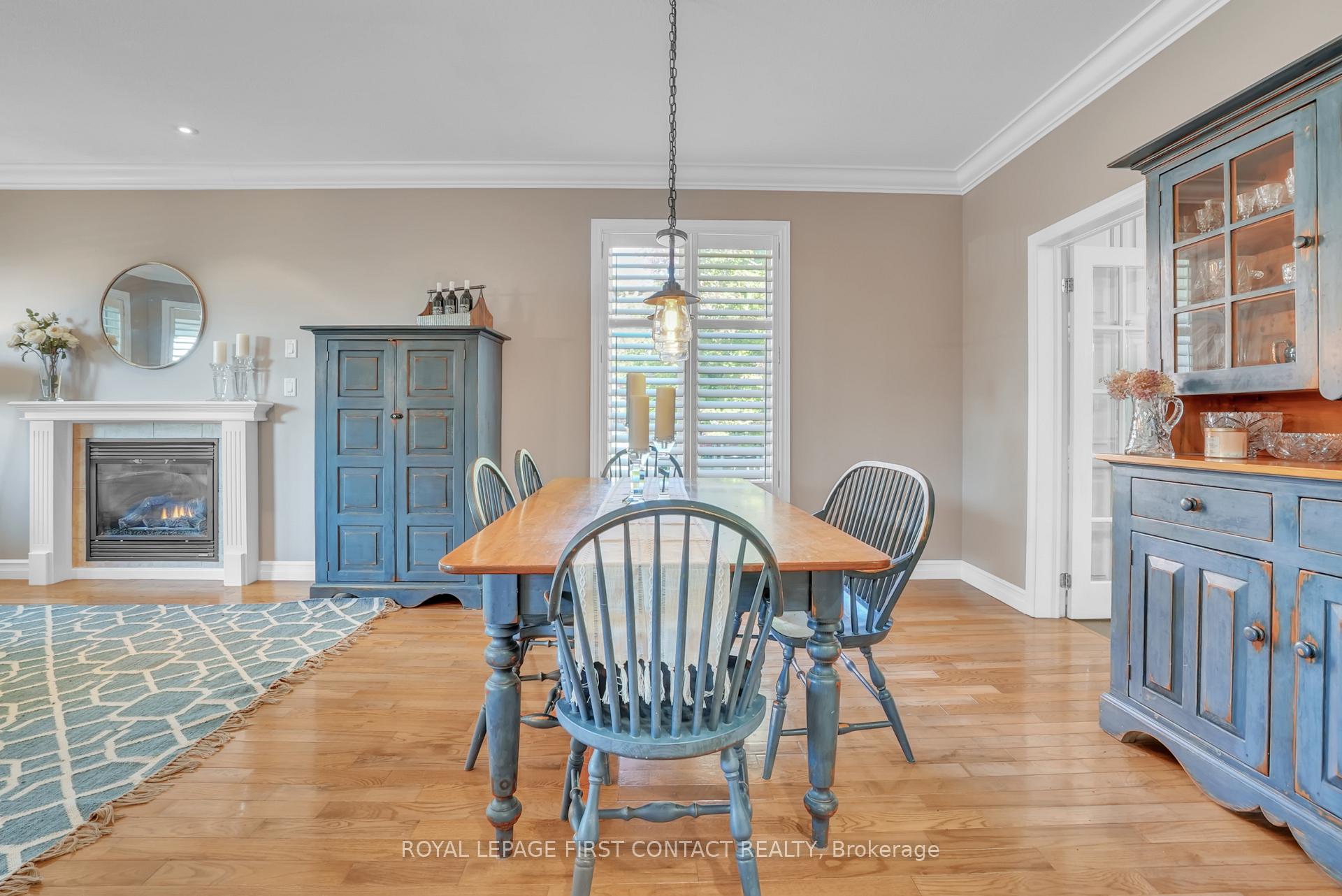 Photo 5 of 28 Windsor Crescent, Barrie, Innis-Shore — HOMEH