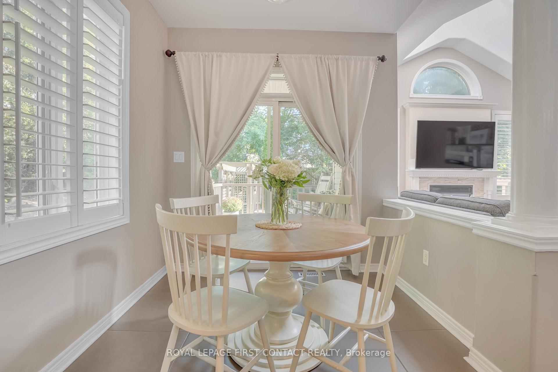 Photo 11 of 28 Windsor Crescent, Barrie, Innis-Shore — HOMEH