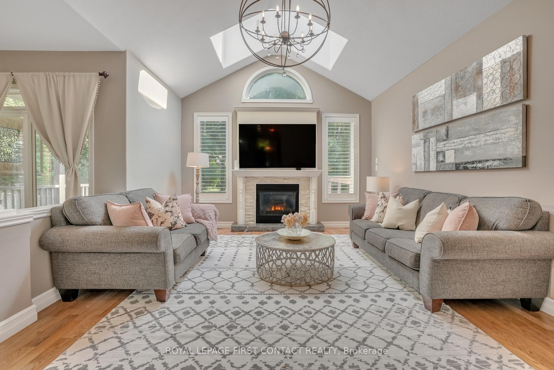 Photo 18 of 28 Windsor Crescent, Barrie, Innis-Shore — HOMEH
