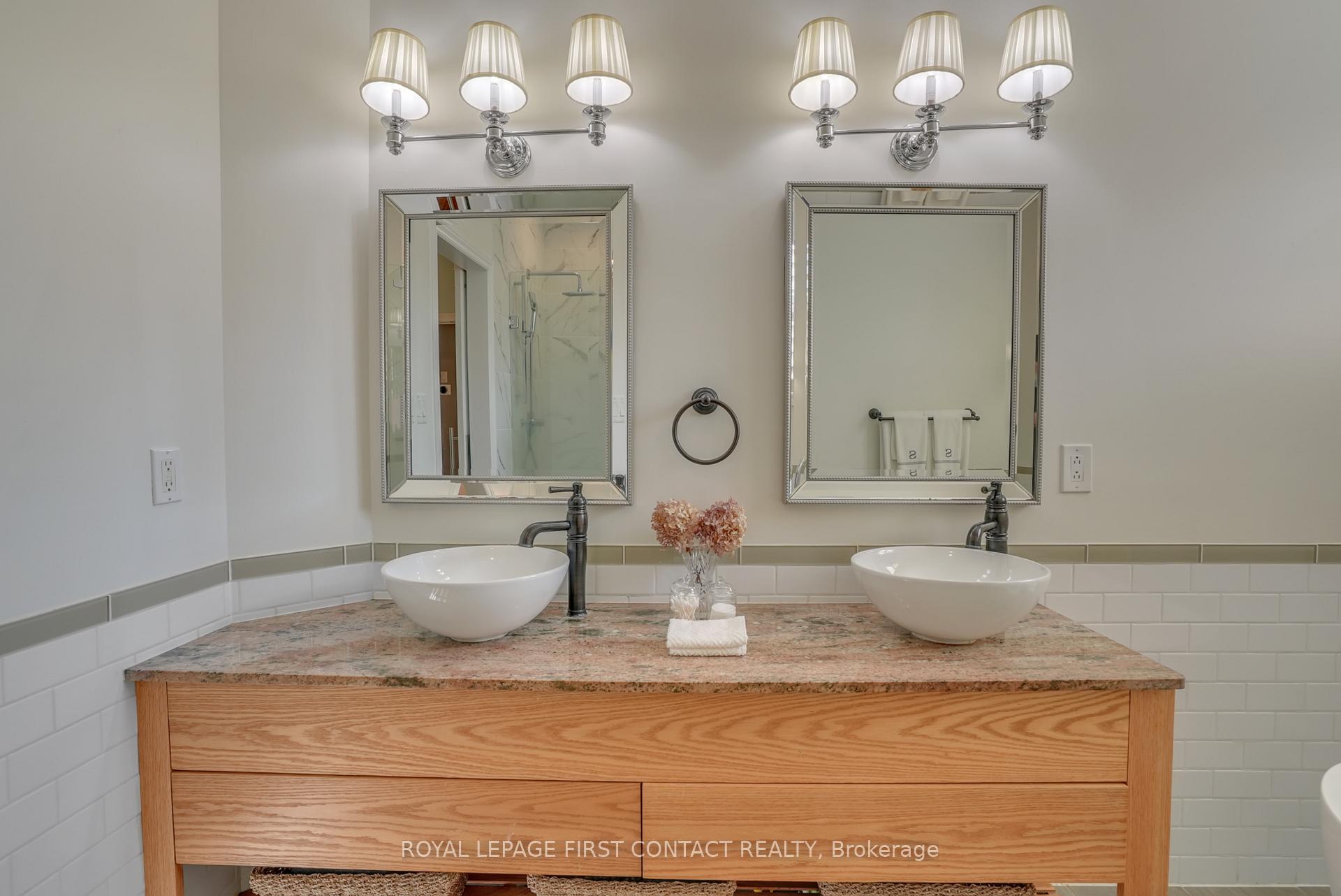 Photo 24 of 28 Windsor Crescent, Barrie, Innis-Shore — HOMEH