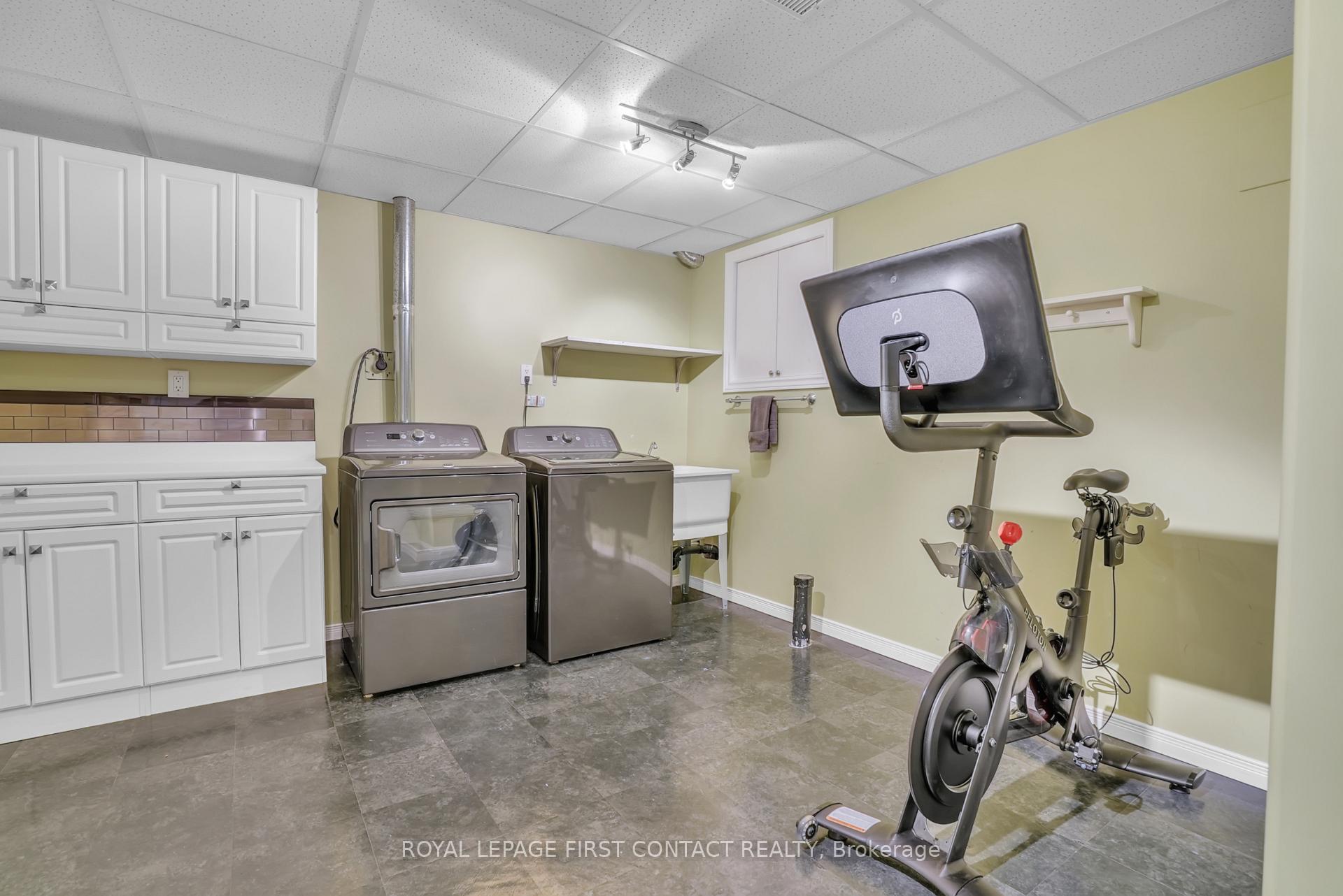 Photo 36 of 28 Windsor Crescent, Barrie, Innis-Shore — HOMEH