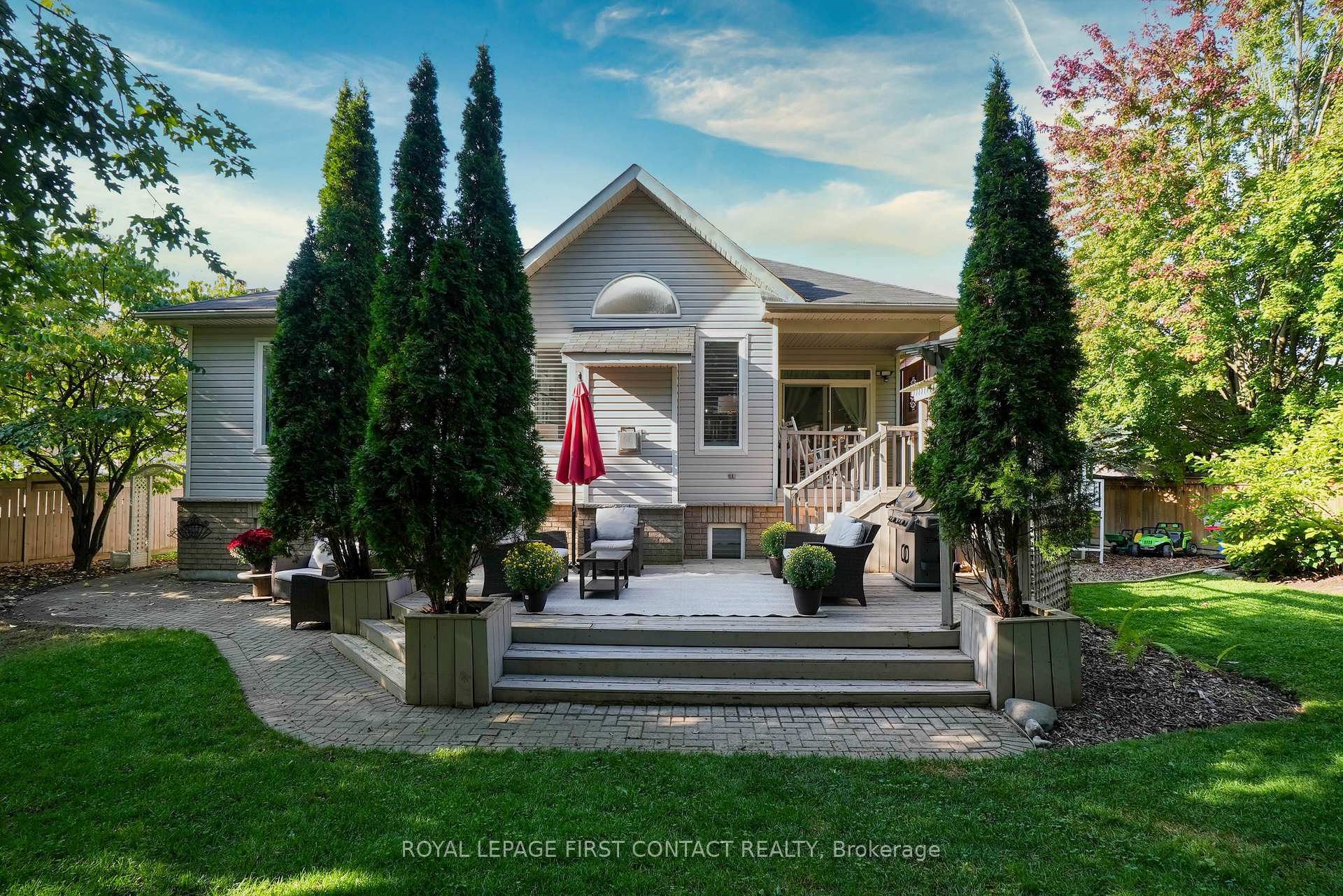 Photo 43 of 28 Windsor Crescent, Barrie, Innis-Shore — HOMEH