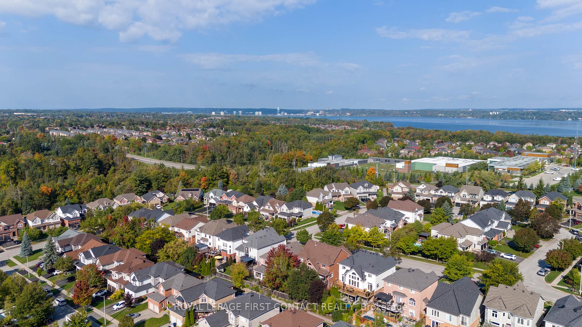 Photo 48 of 28 Windsor Crescent, Barrie, Innis-Shore — HOMEH