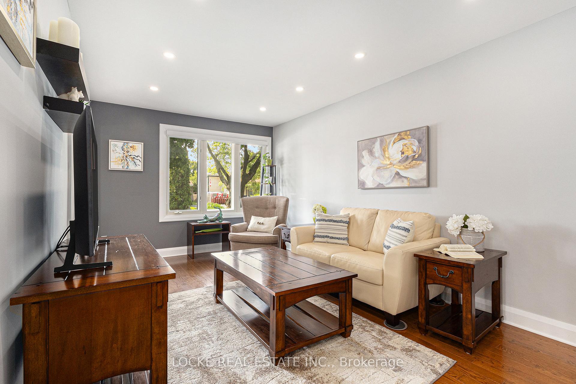 Photo 7 of 1382 Leigh Crescent, Ottawa, Carson Grove — HOMEH