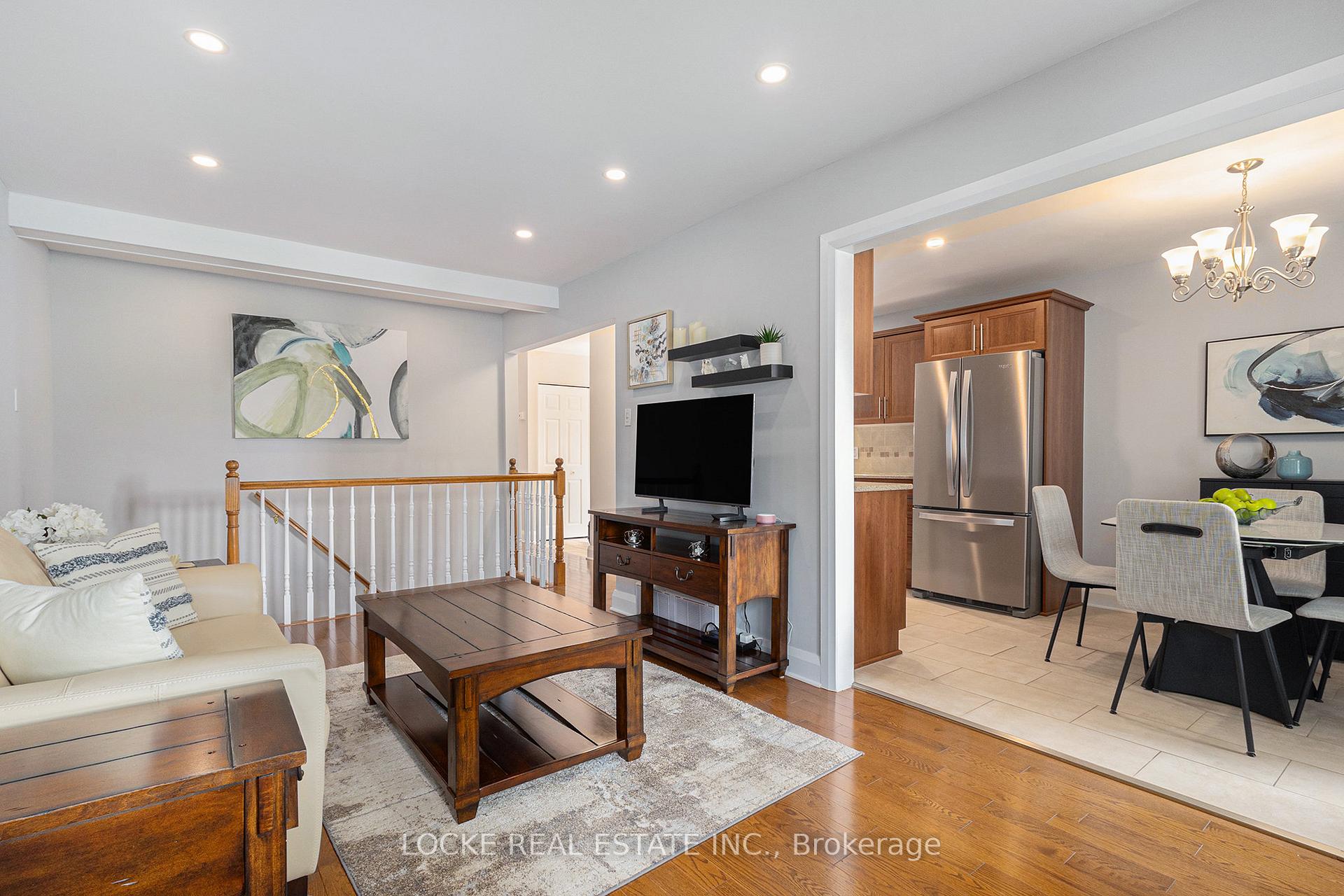 Photo 3 of 1382 Leigh Crescent, Ottawa, Carson Grove — HOMEH