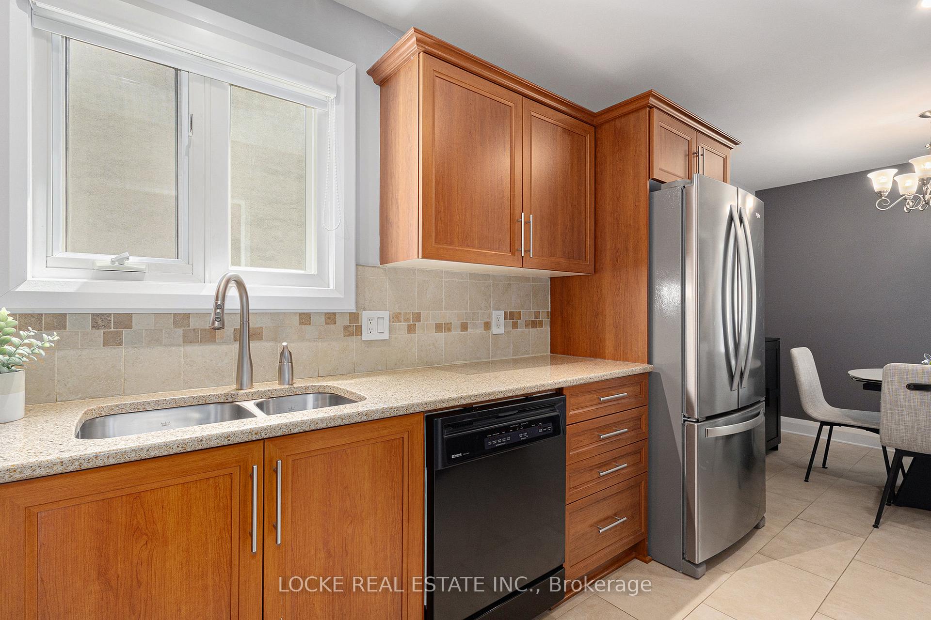 Photo 14 of 1382 Leigh Crescent, Ottawa, Carson Grove — HOMEH