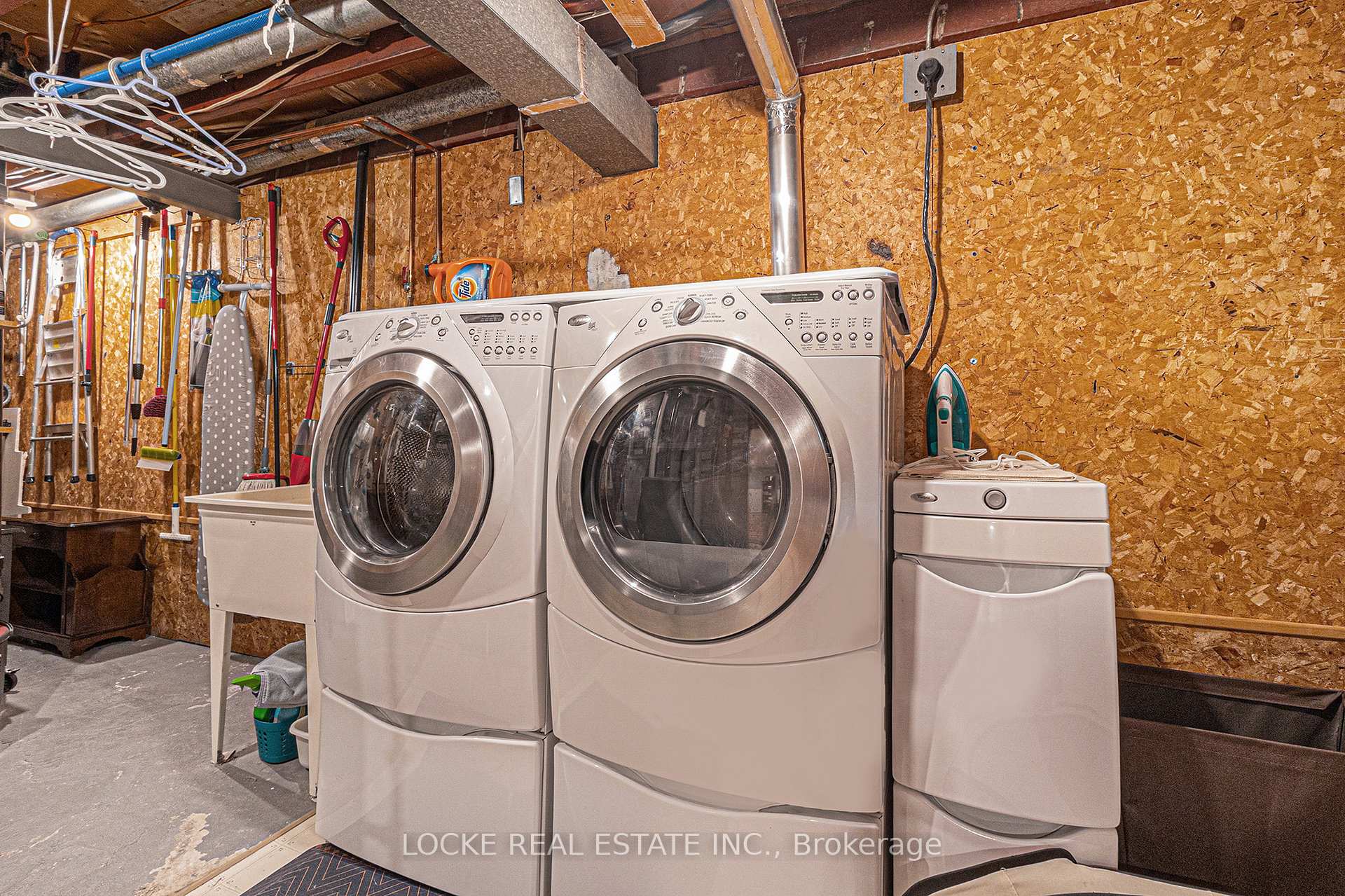 Photo 24 of 1382 Leigh Crescent, Ottawa, Carson Grove — HOMEH