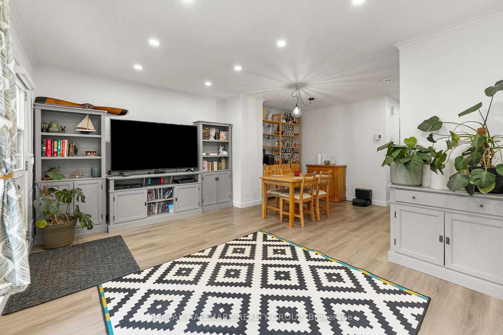 Photo 9 of 1314 Cedarcroft Crescent, Ottawa, Pineview — HOMEH