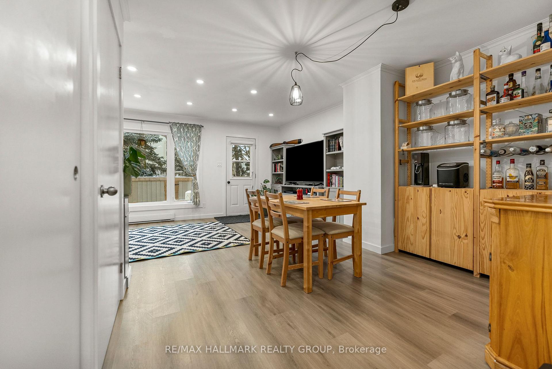 Photo 11 of 1314 Cedarcroft Crescent, Ottawa, Pineview — HOMEH