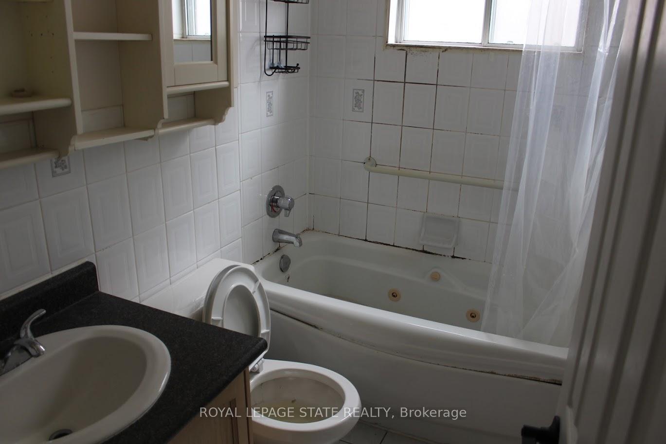 Photo 5 of Unit 204, 851 Queenston Road, Hamilton, Riverdale — HOMEH