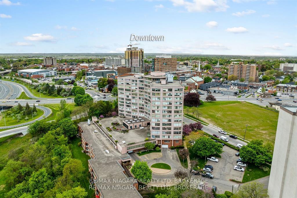Photo 9 of Unit 201, 7 Gale Crescent, St. Catharines, E. Chester — HOMEH