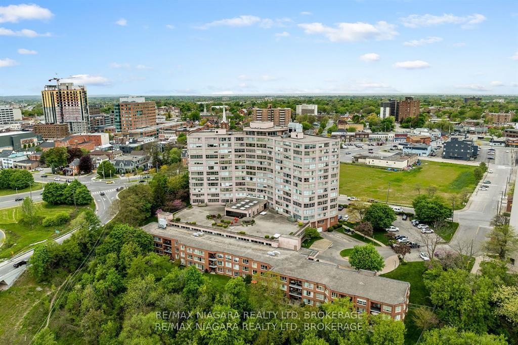 Photo 10 of Unit 201, 7 Gale Crescent, St. Catharines, E. Chester — HOMEH