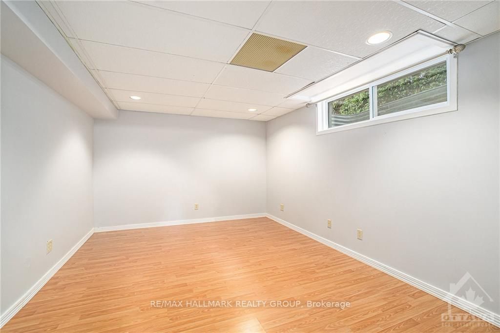 Photo 22 of 1 Roche Place, Ottawa, Crystal Beach — HOMEH