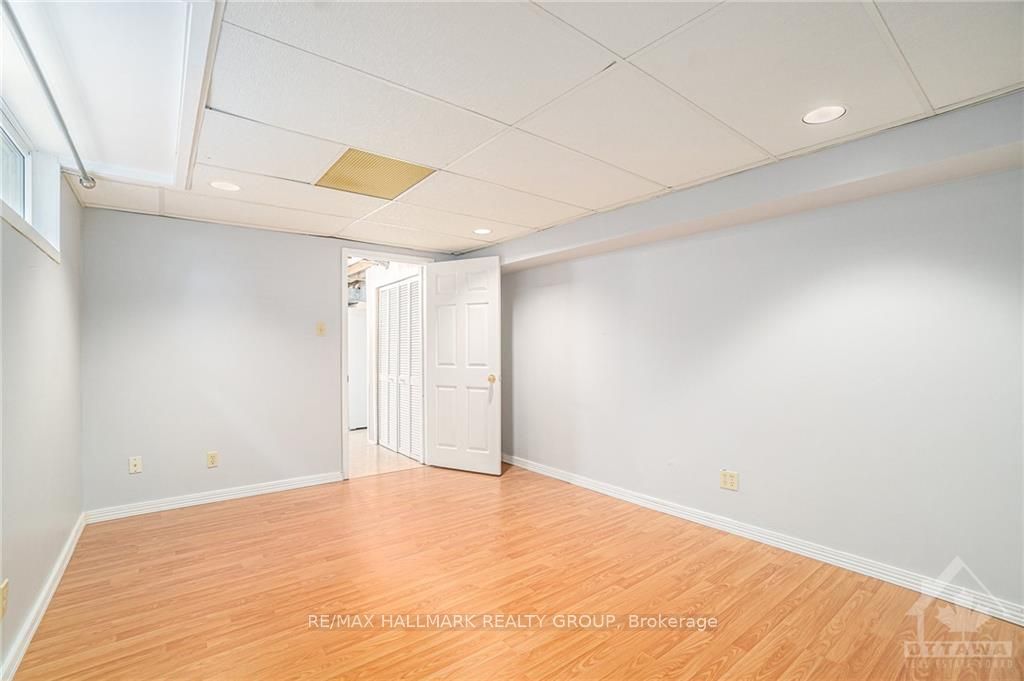 Photo 23 of 1 Roche Place, Ottawa, Crystal Beach — HOMEH
