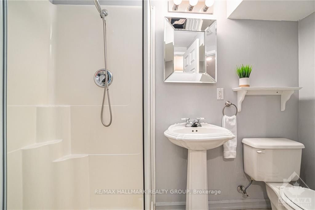 Photo 25 of 1 Roche Place, Ottawa, Crystal Beach — HOMEH