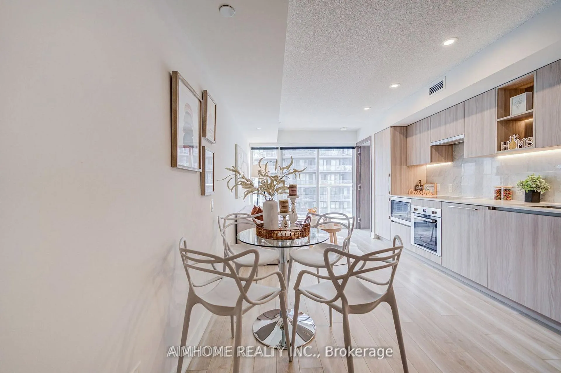 Photo 7 of Unit 1102, 19 Bathurst Street, Toronto, Waterfront Communities — HOMEH